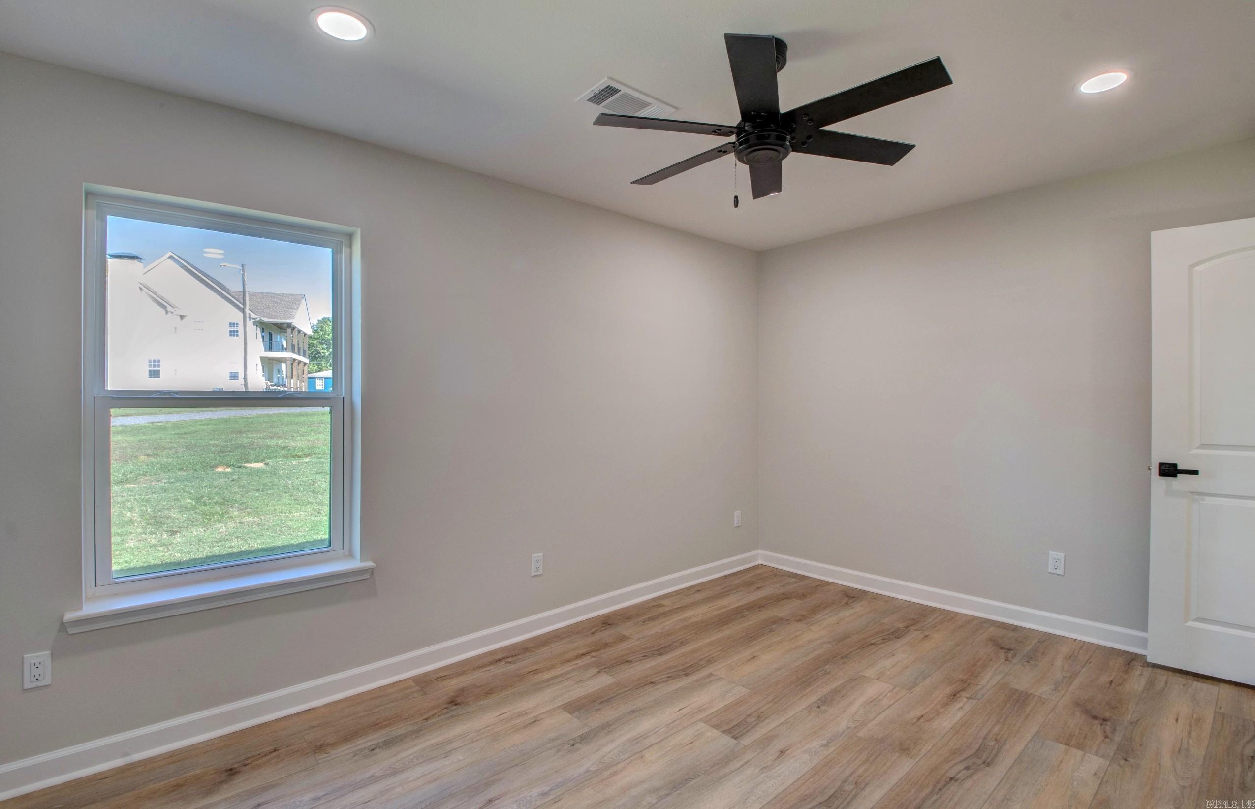 HIGDEN BAY - Residential