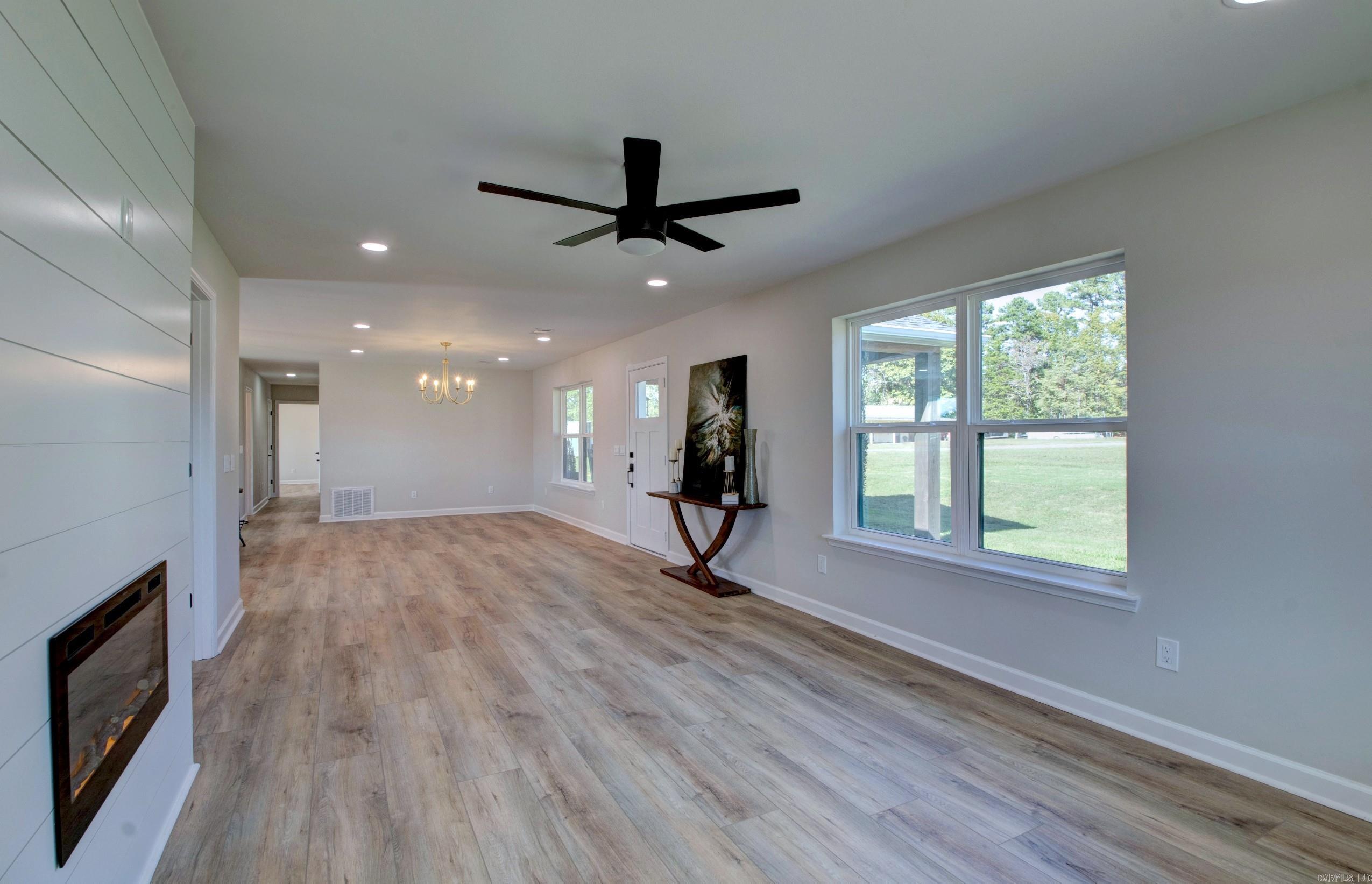 HIGDEN BAY - Residential