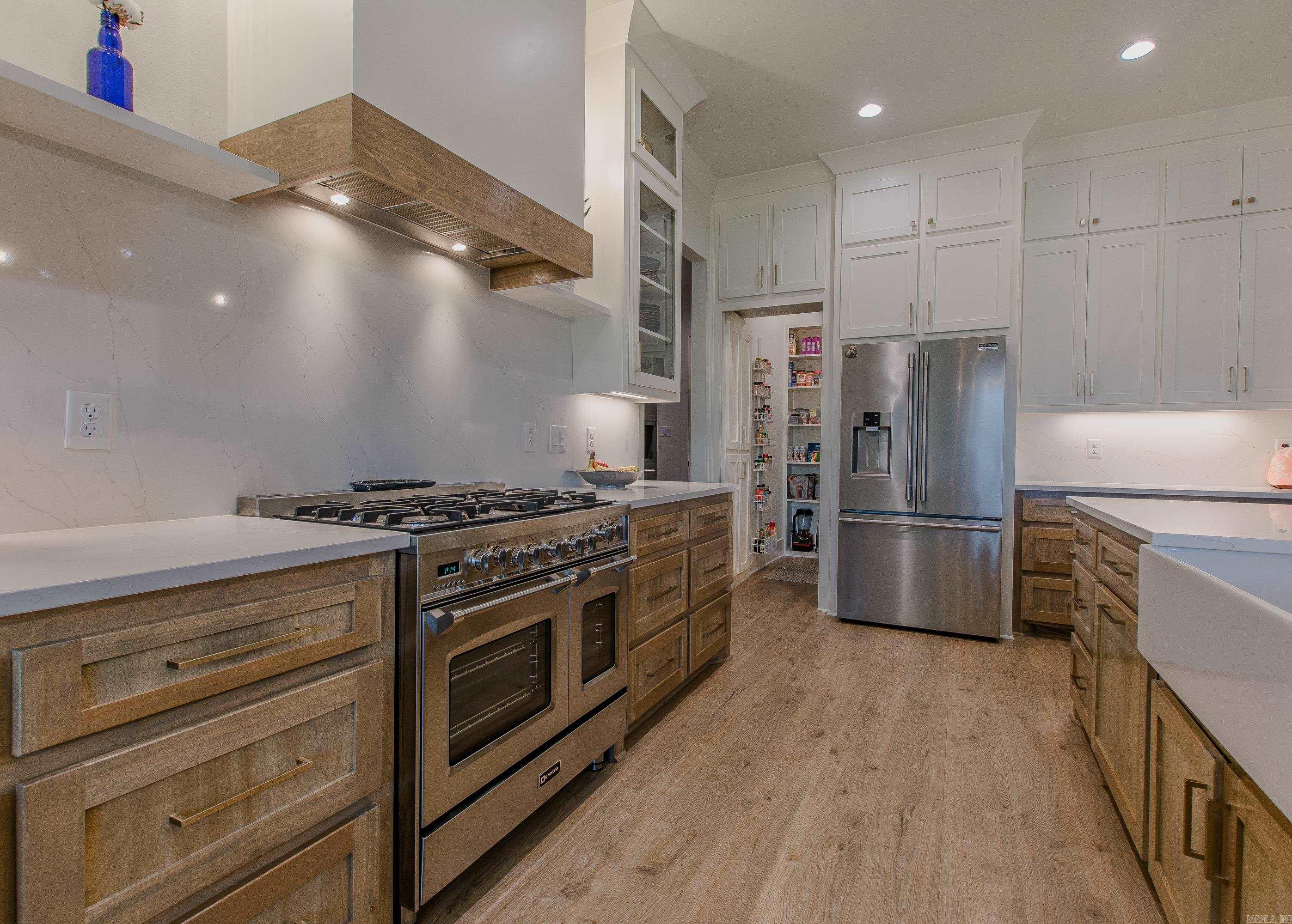 THE POINTE HURRICANE ESTATES - Residential