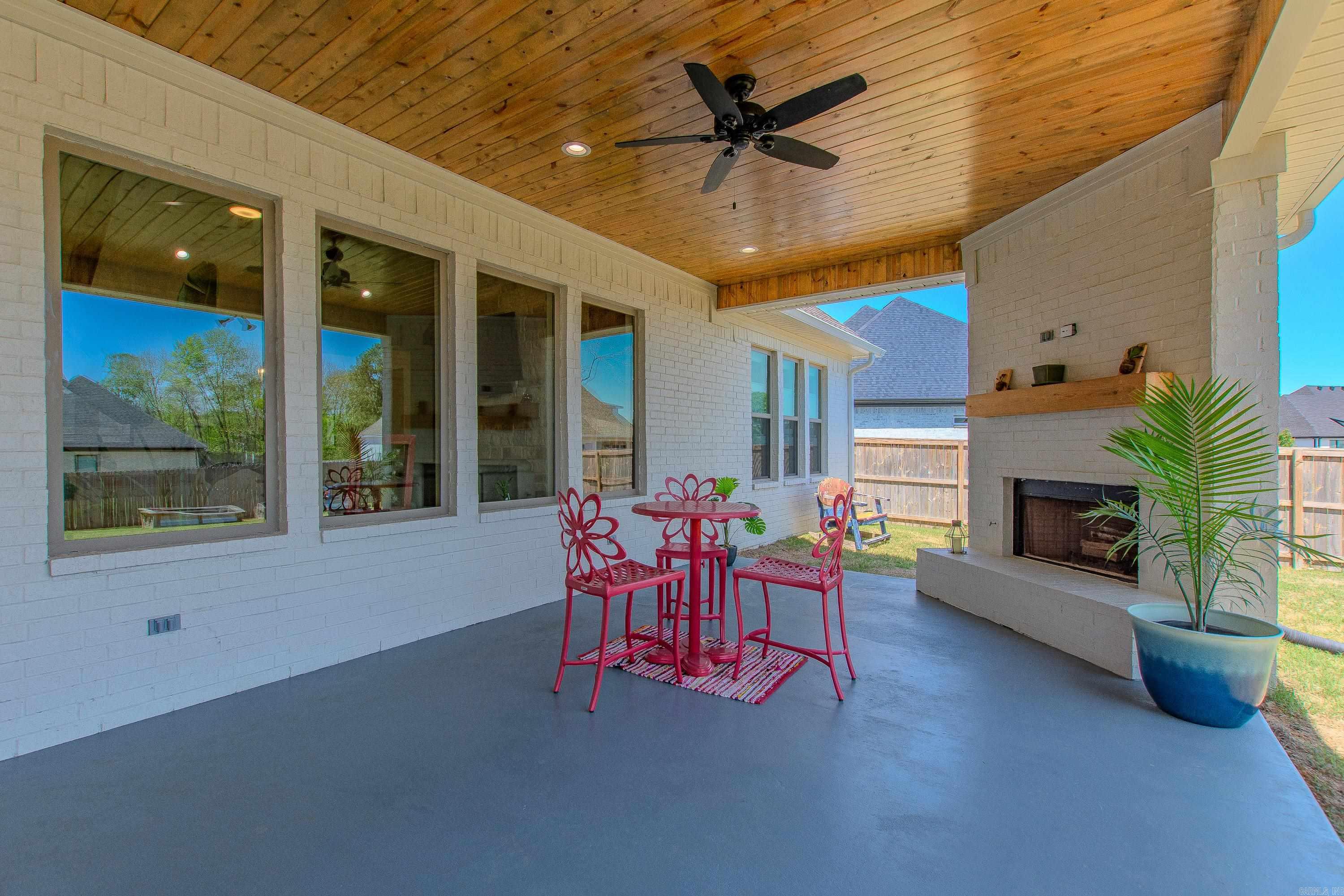 THE POINTE HURRICANE ESTATES - Residential