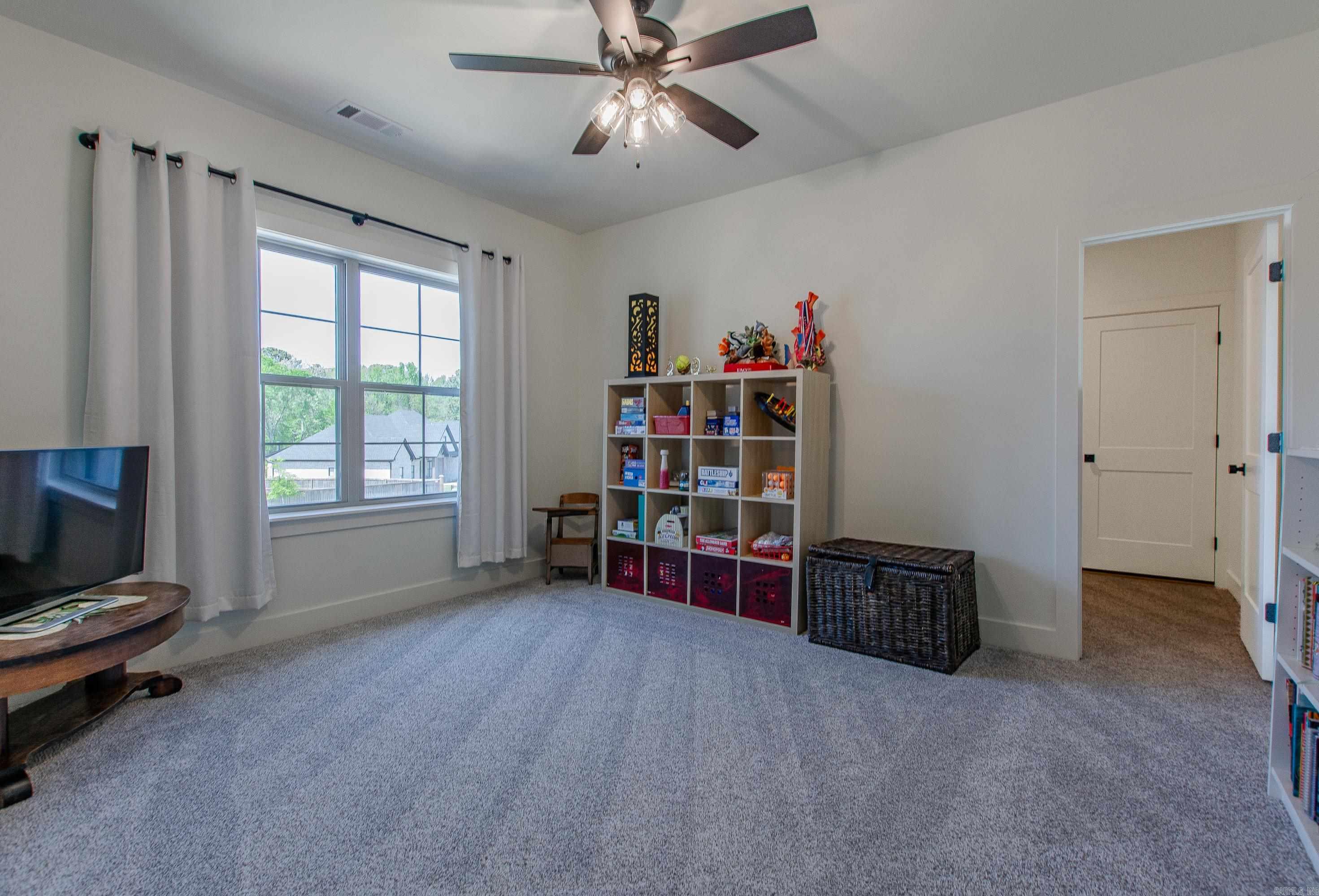 THE POINTE HURRICANE ESTATES - Residential