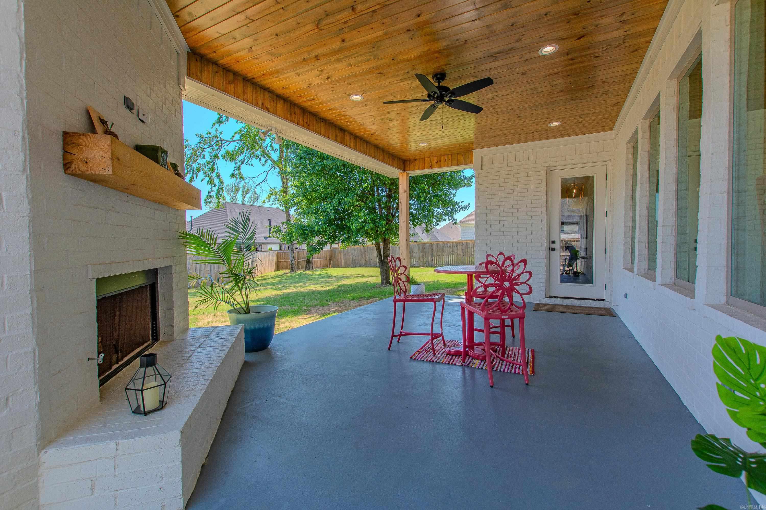 THE POINTE HURRICANE ESTATES - Residential