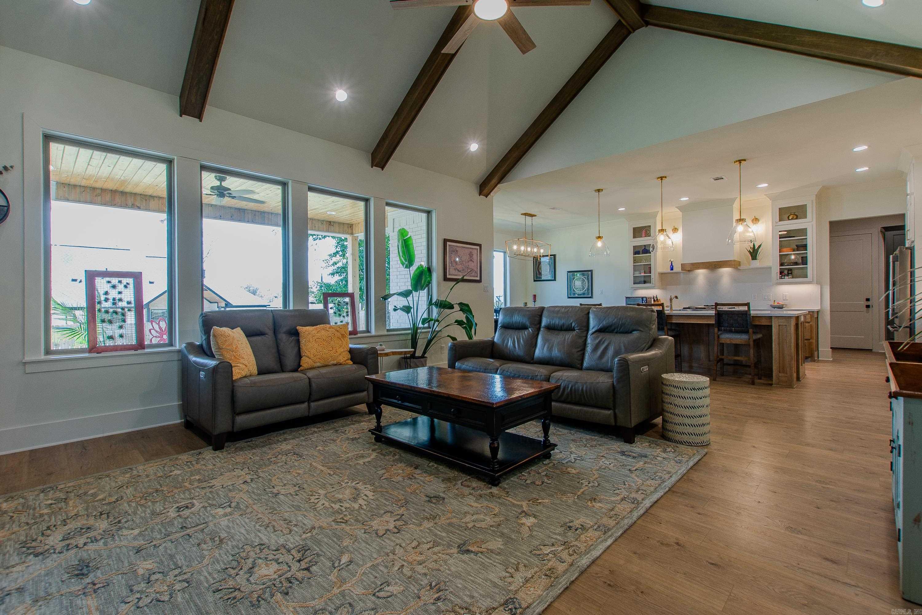 THE POINTE HURRICANE ESTATES - Residential