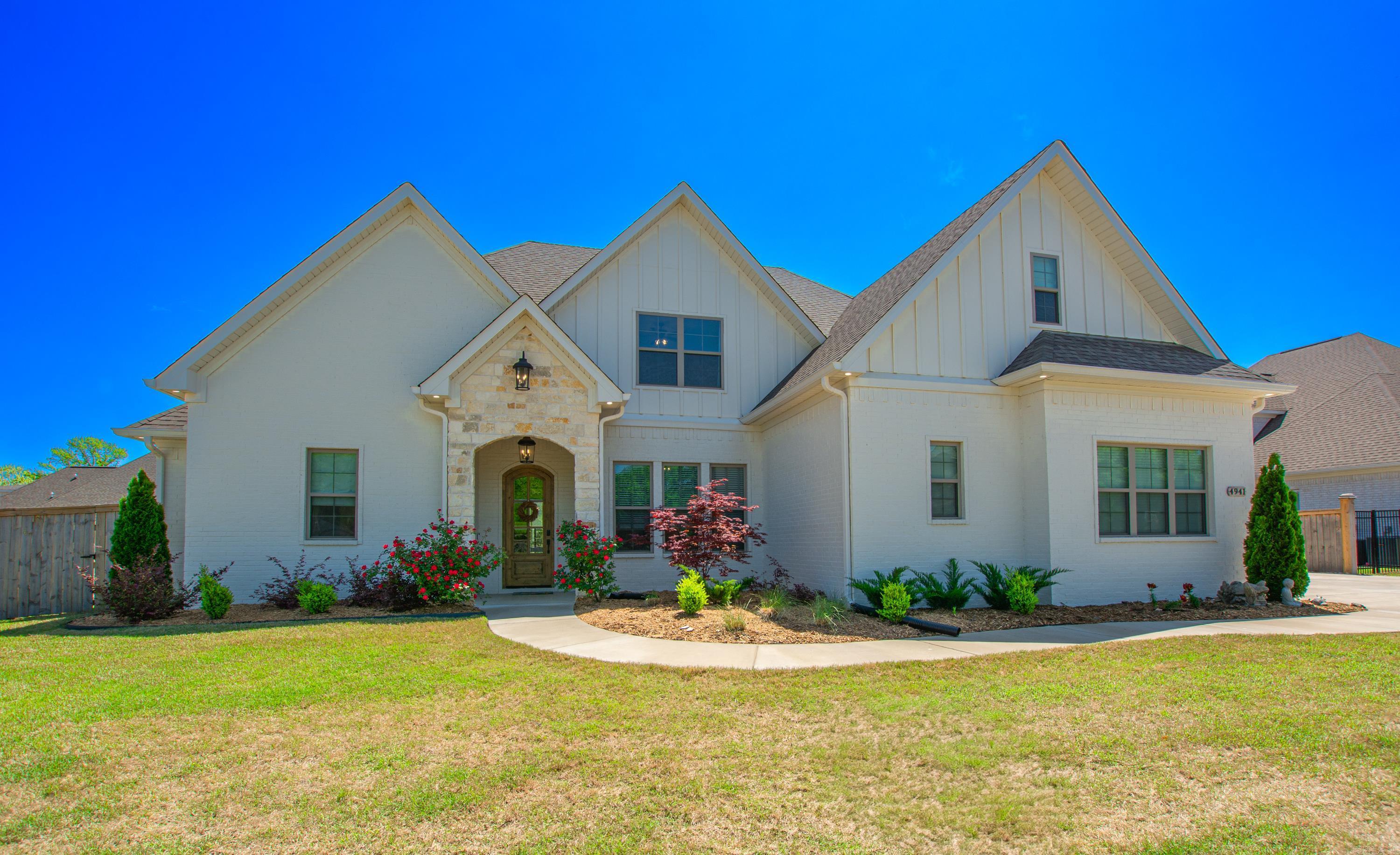 THE POINTE HURRICANE ESTATES - Residential