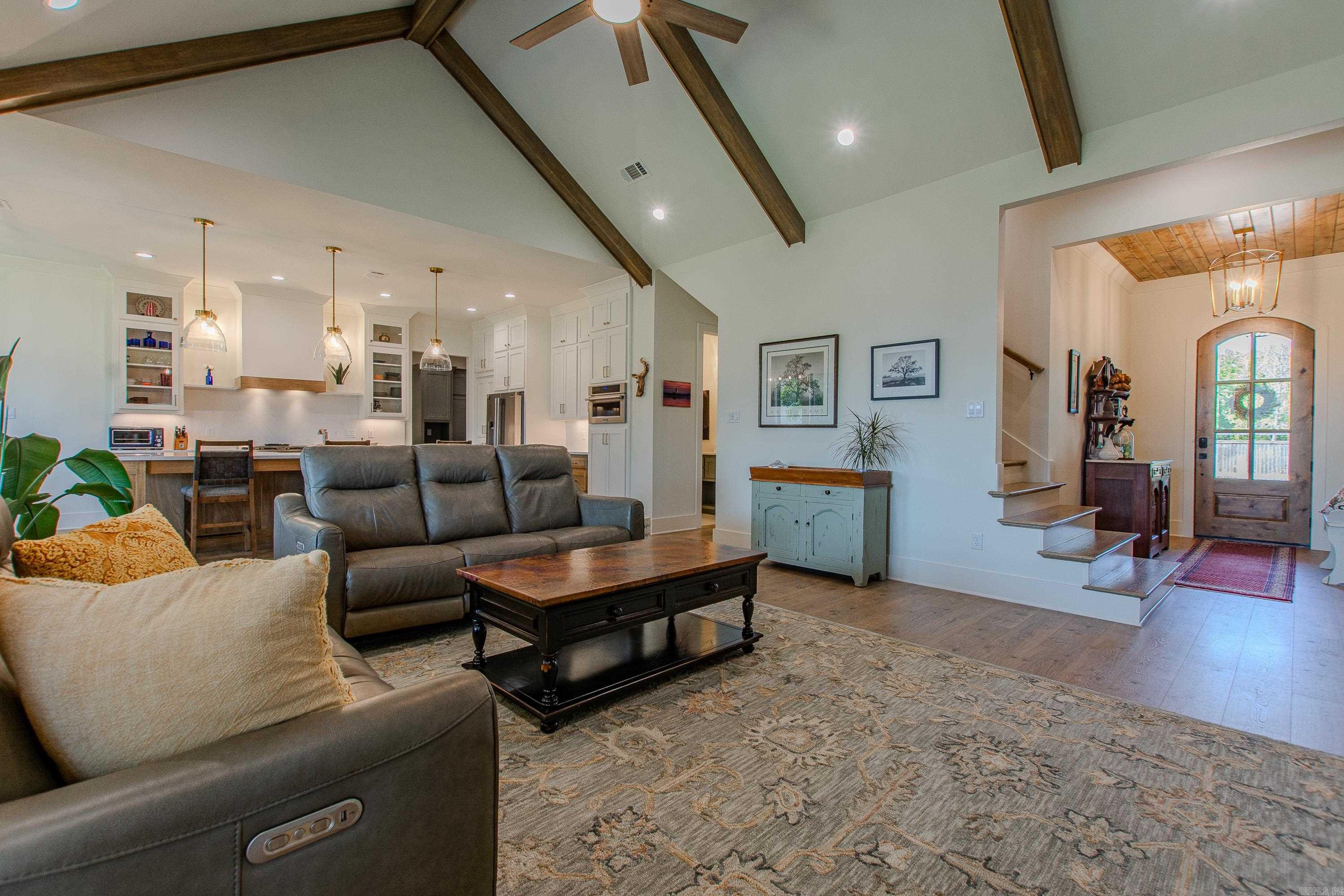 THE POINTE HURRICANE ESTATES - Residential