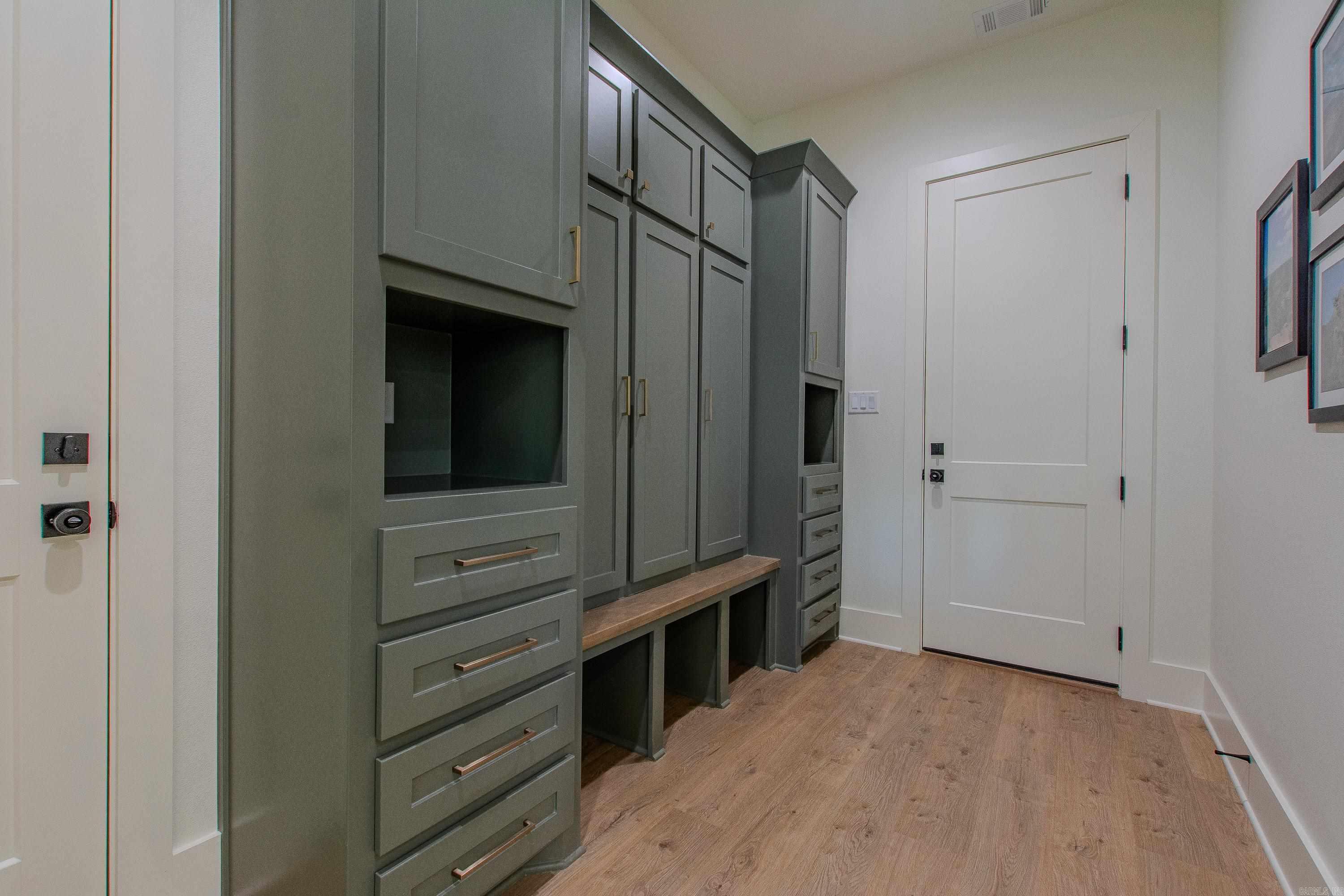 THE POINTE HURRICANE ESTATES - Residential