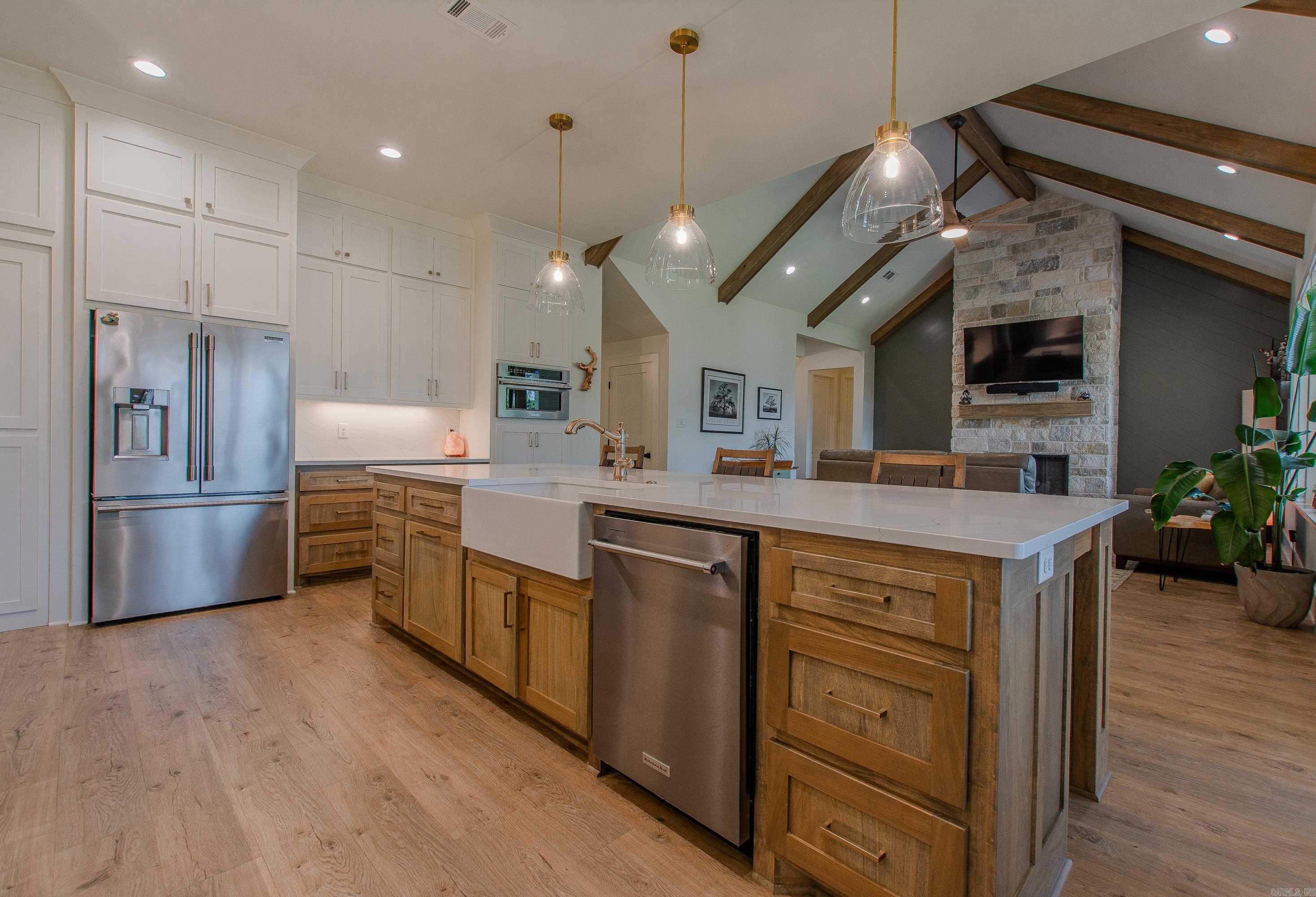 THE POINTE HURRICANE ESTATES - Residential