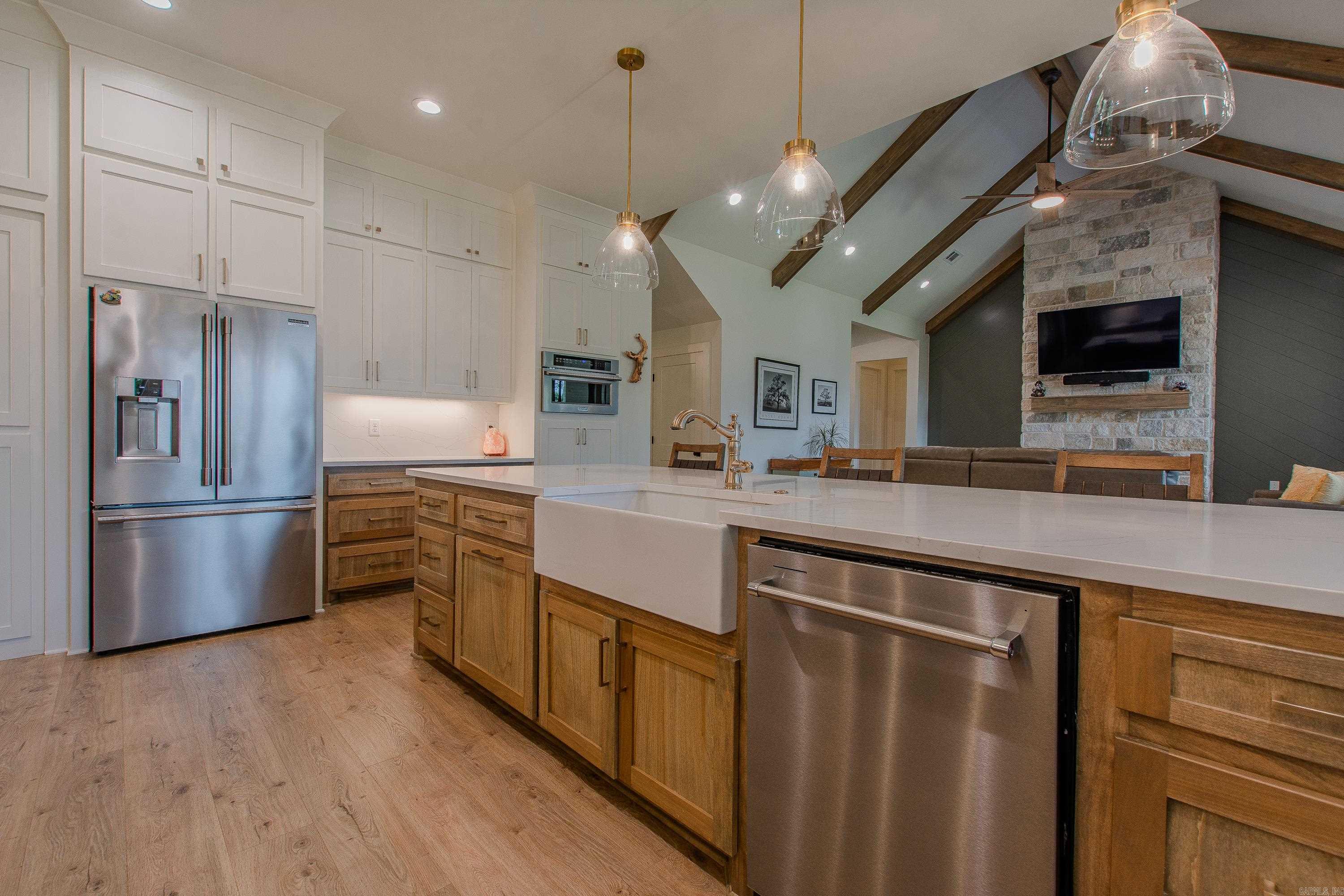 THE POINTE HURRICANE ESTATES - Residential