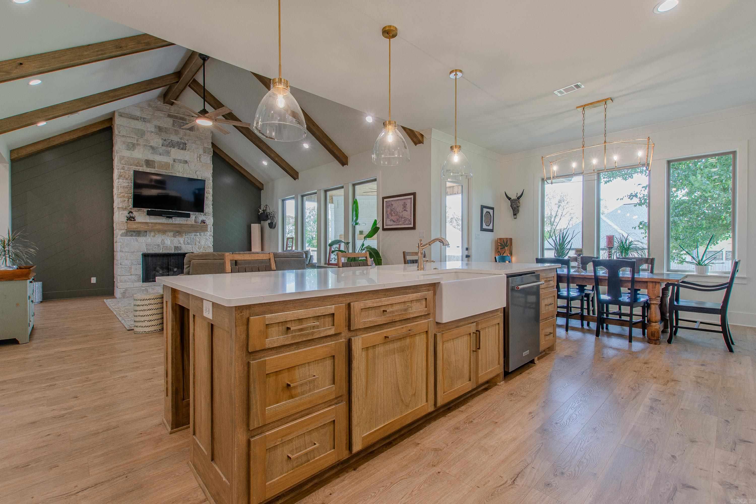 THE POINTE HURRICANE ESTATES - Residential