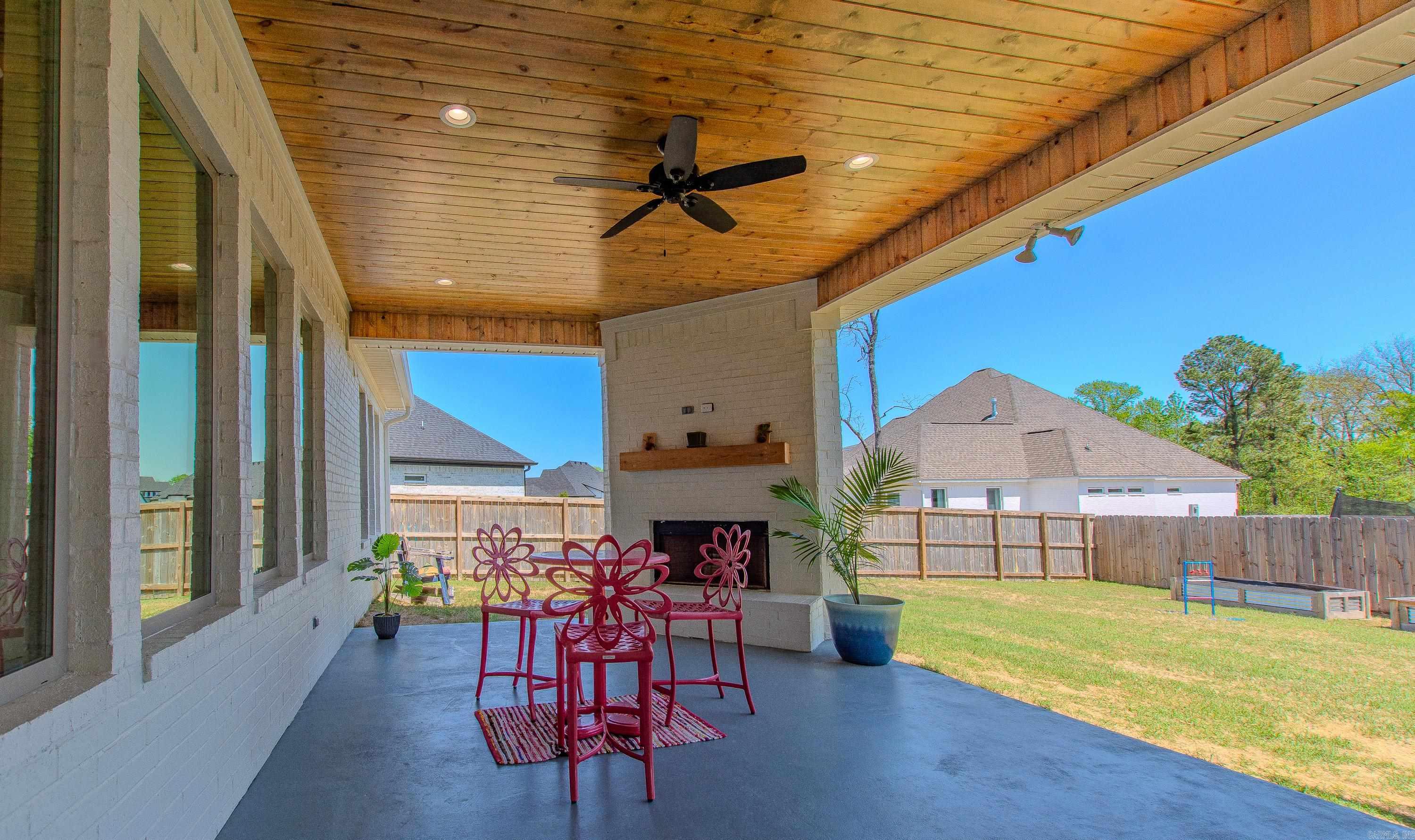 THE POINTE HURRICANE ESTATES - Residential