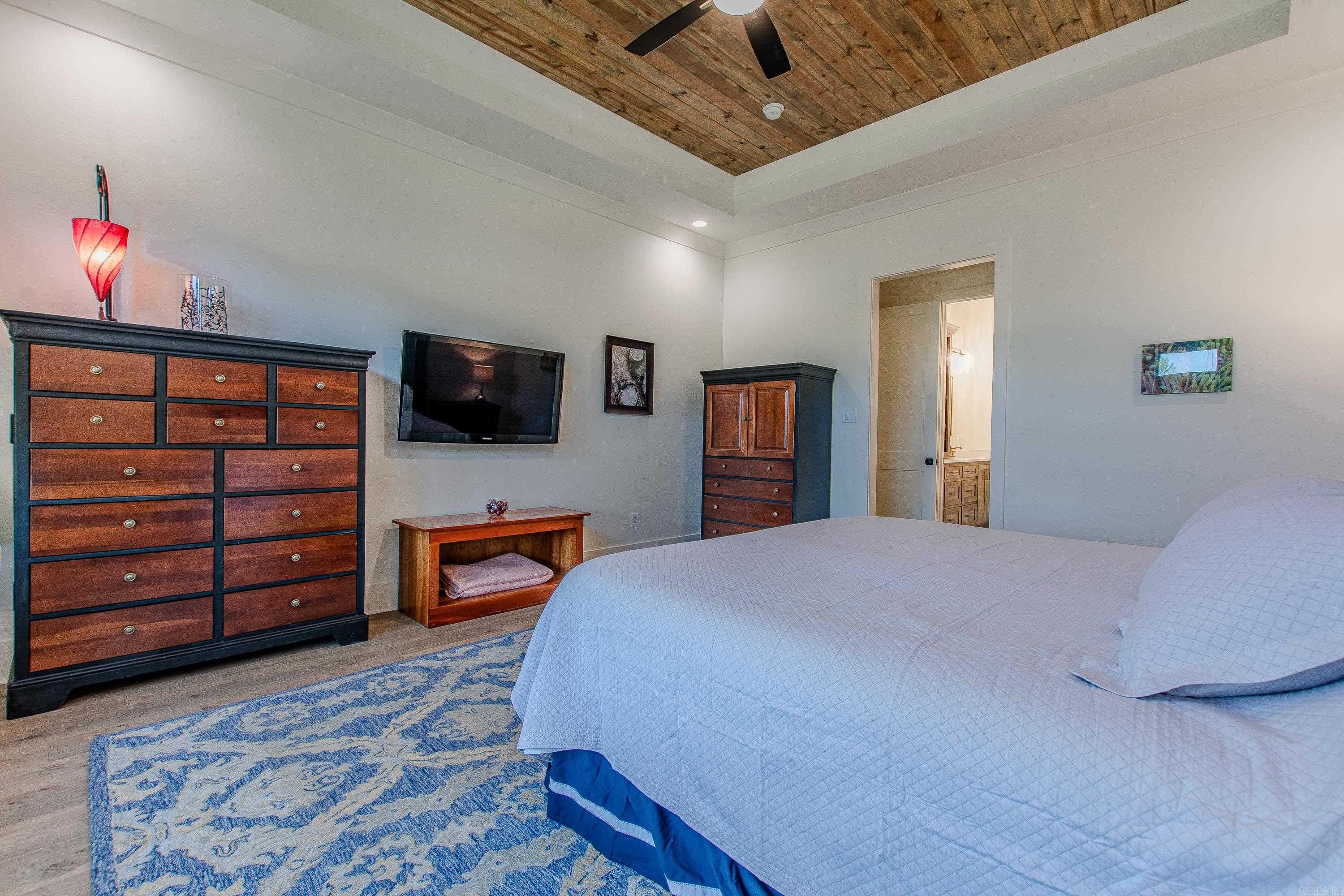 THE POINTE HURRICANE ESTATES - Residential