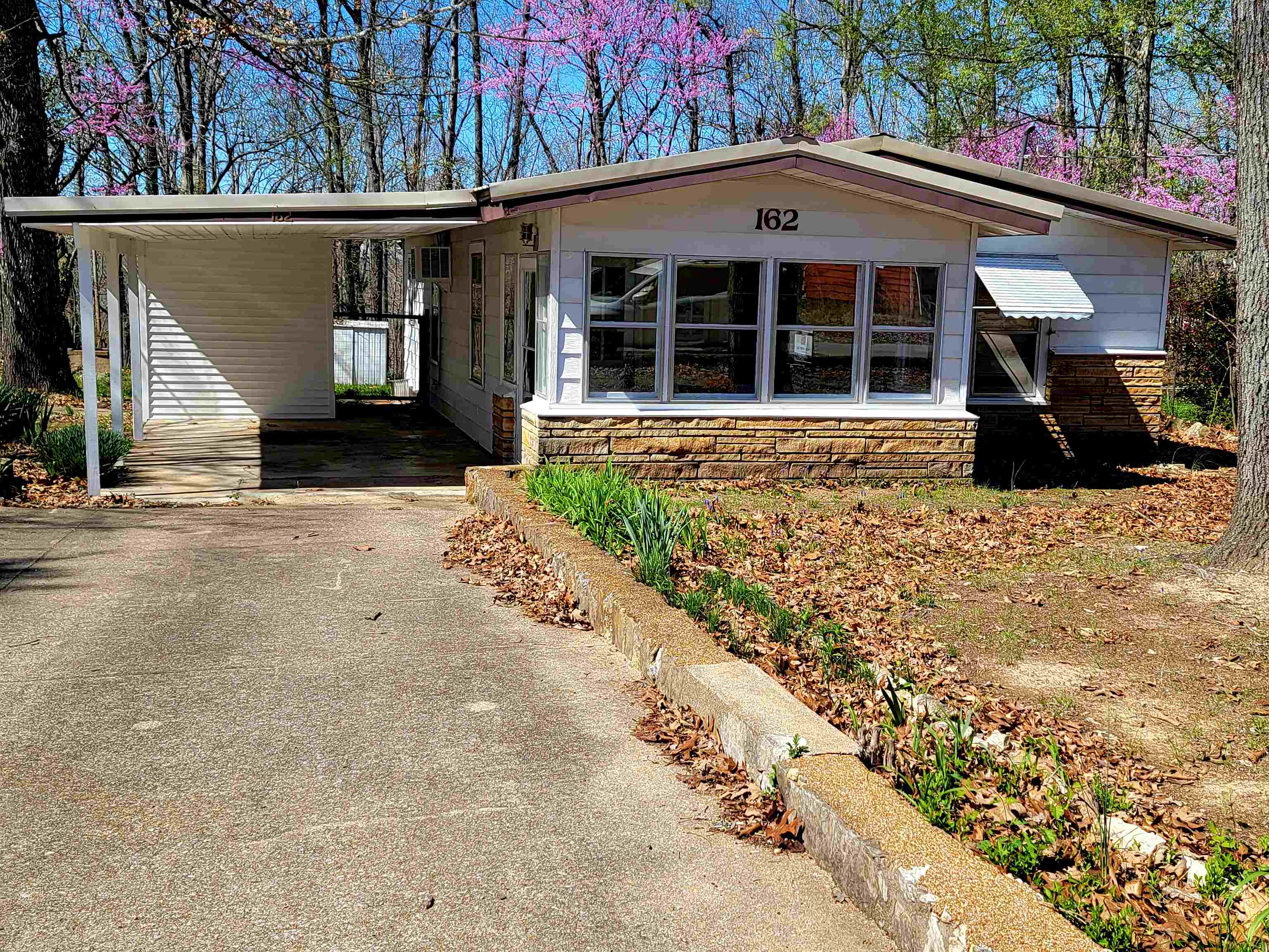 Hiawatha 3rd - Residential