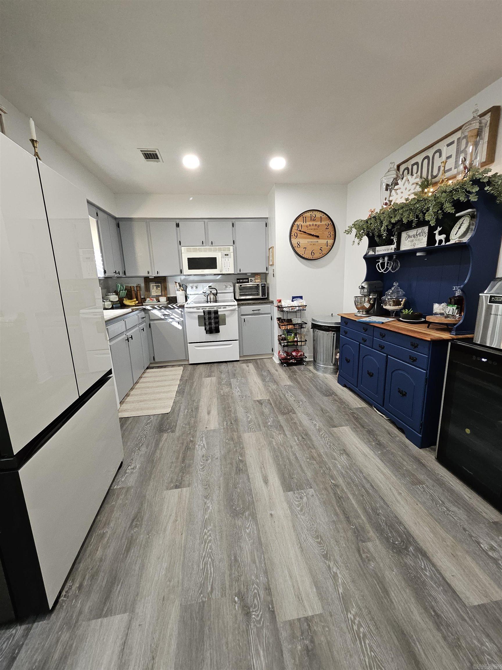 FORREST ACRES OVERLOOK - Residential