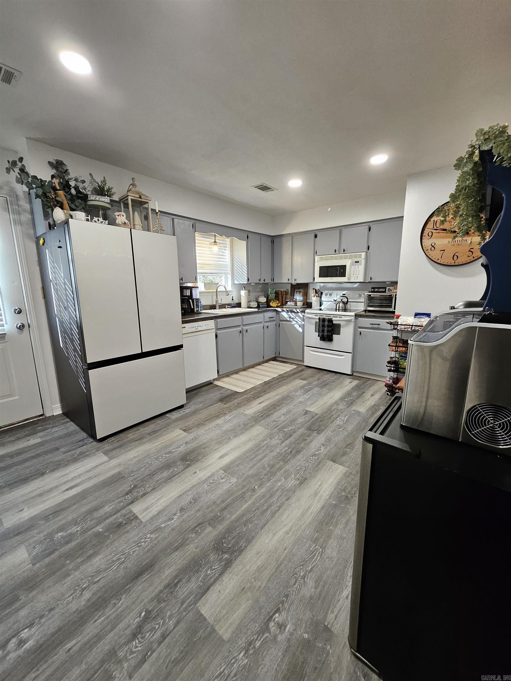 FORREST ACRES OVERLOOK - Residential