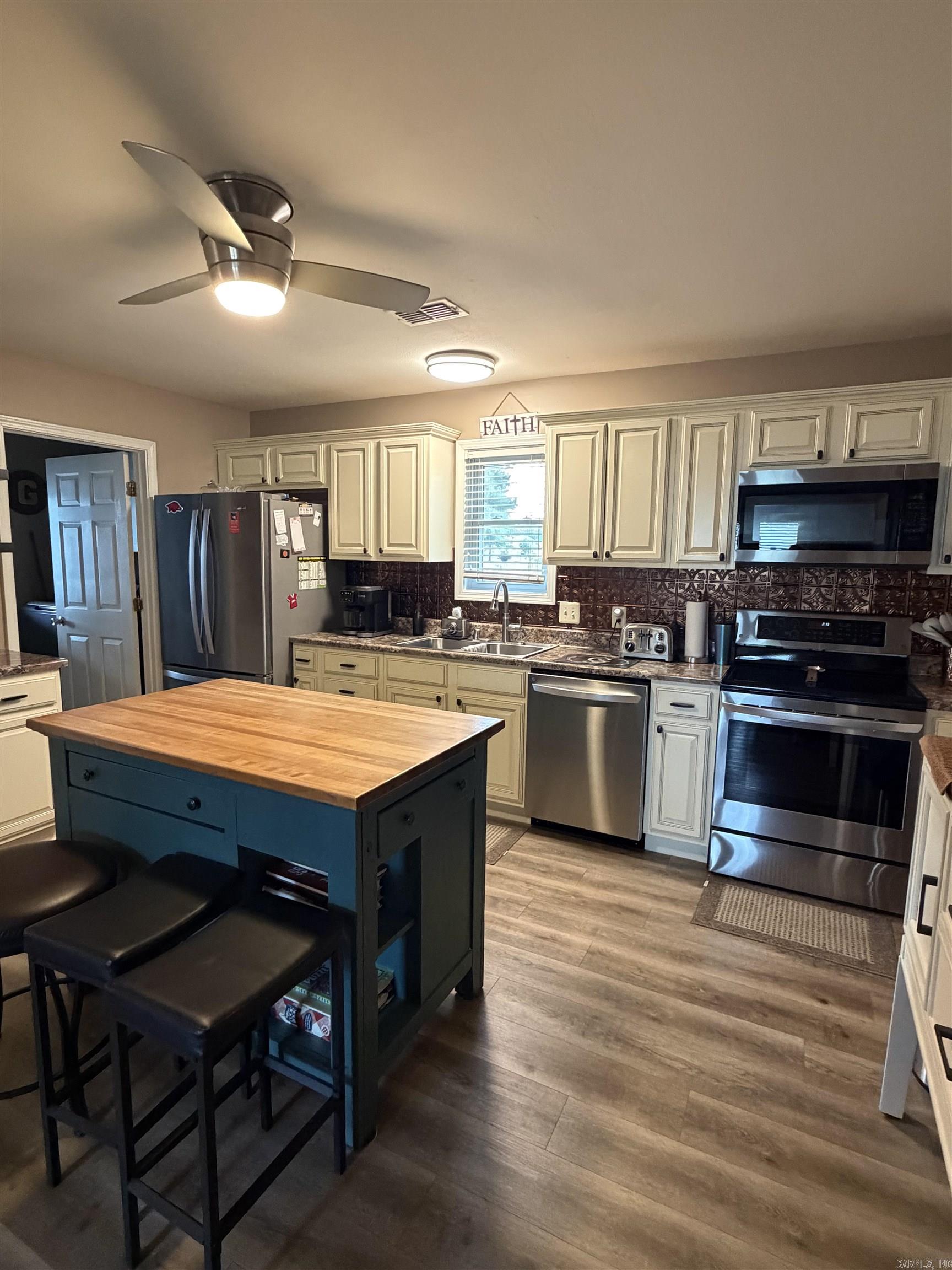 THROGMARTIN ESTATES - Residential