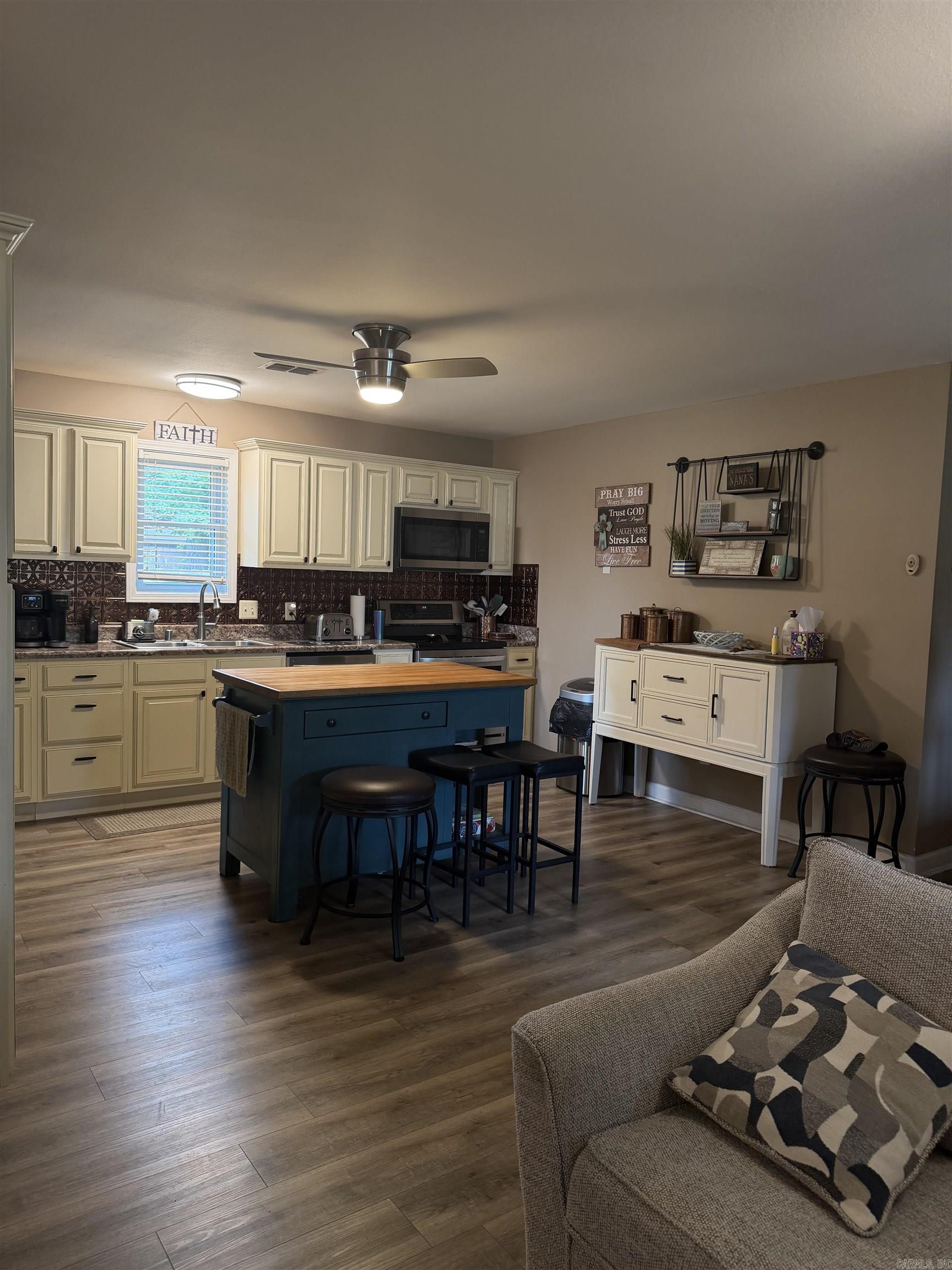 THROGMARTIN ESTATES - Residential