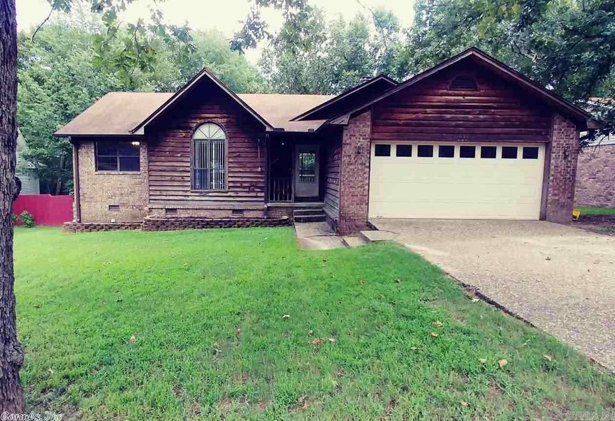 3/2 Cedar Home, Minutes to LRAFB Harris Gate. HUGE Family Room w/Vaulted Ceiling, Wood Burning Fireplace, & Laminate Wood Flooring. Updated Kitchen features Granite counter-tops, TONS of Cabinets, & a PANTRY! Master Bdrm. w/Vaulted Ceiling, Walk-in Closet, His & Her Sinks, Walk-in Shower, Private entry to AMAZING Back Deck!  This is a MUST SEE!