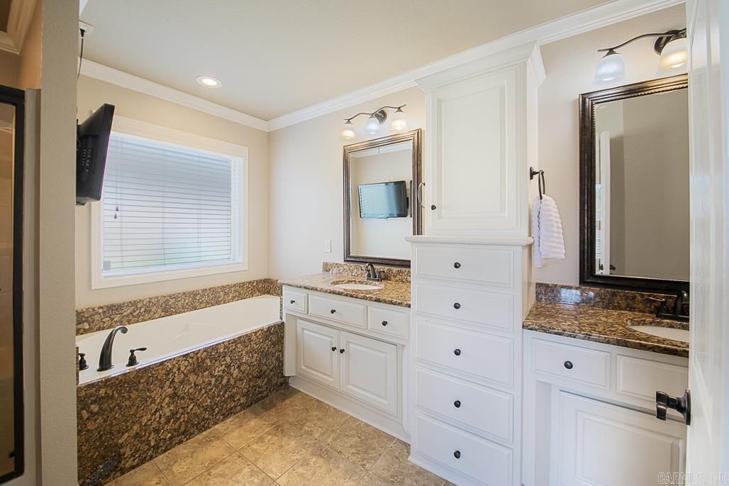 CROSS CREEK - Residential