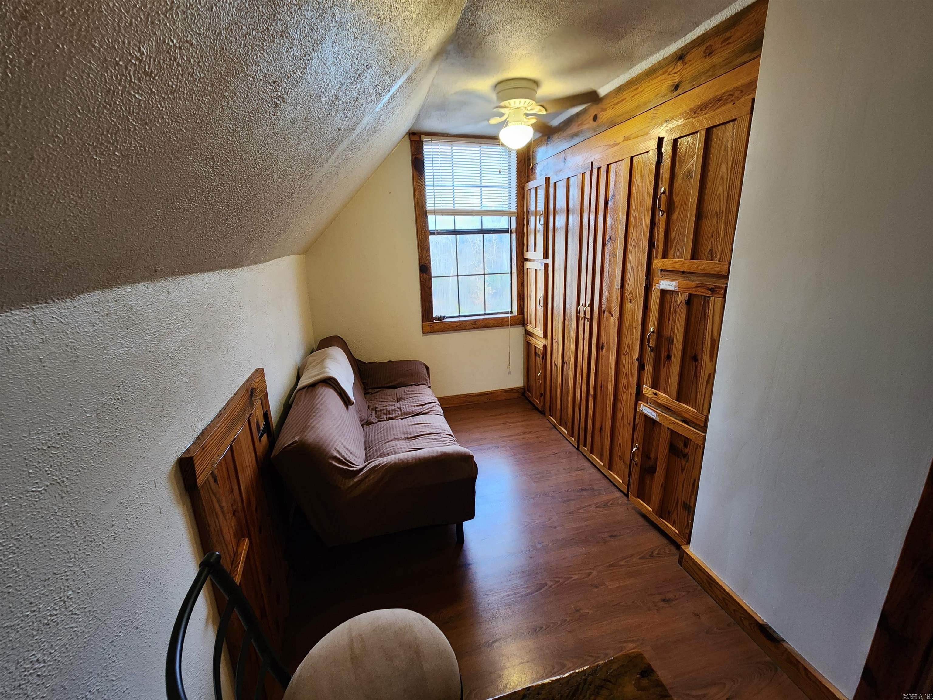 Rural Mena - Residential