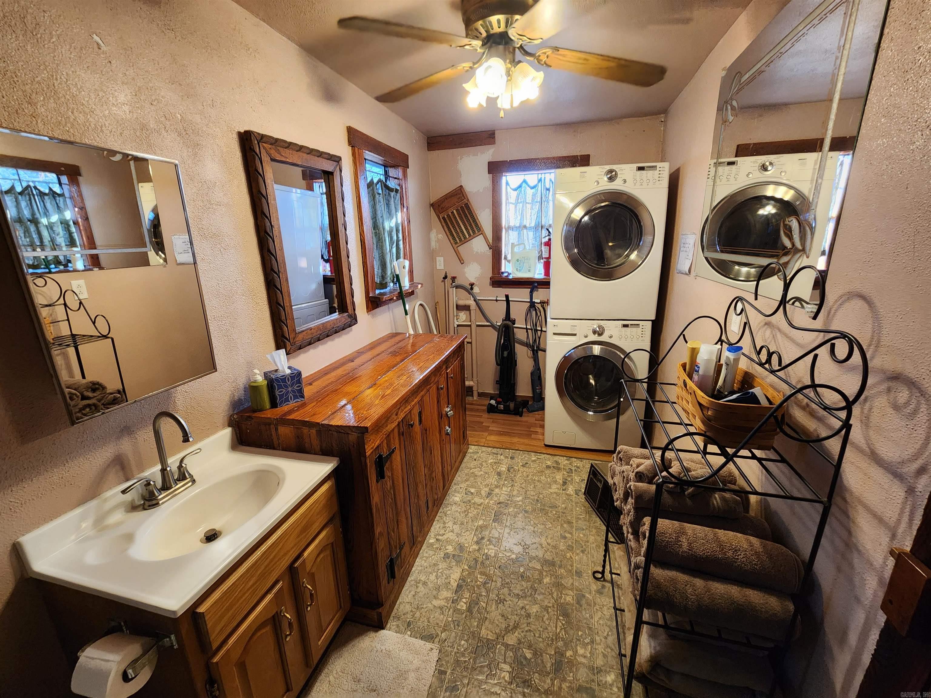 Rural Mena - Residential