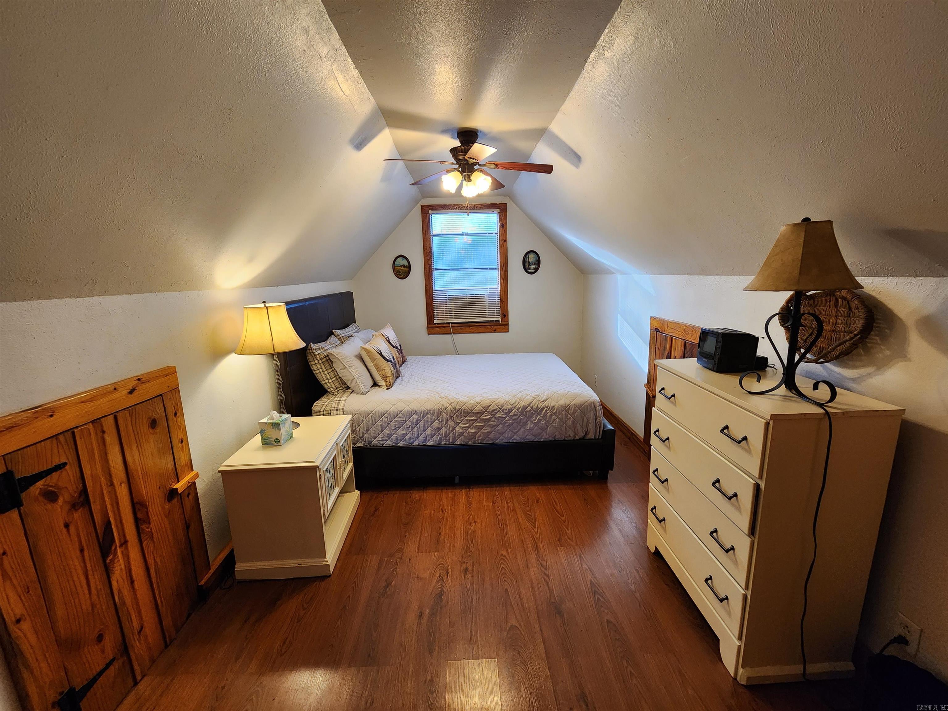 Rural Mena - Residential