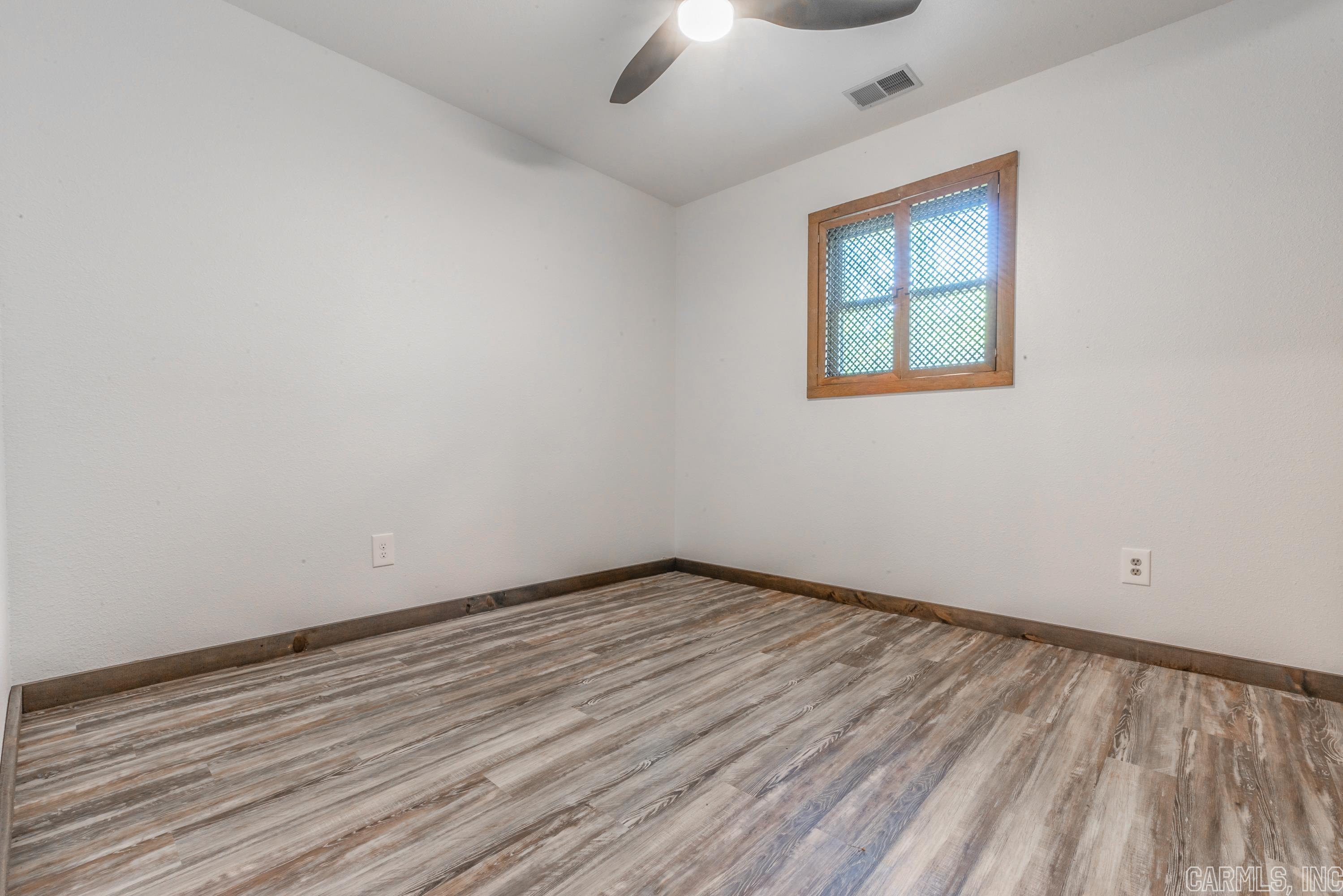 THARPS WHISPERING PINES - Residential