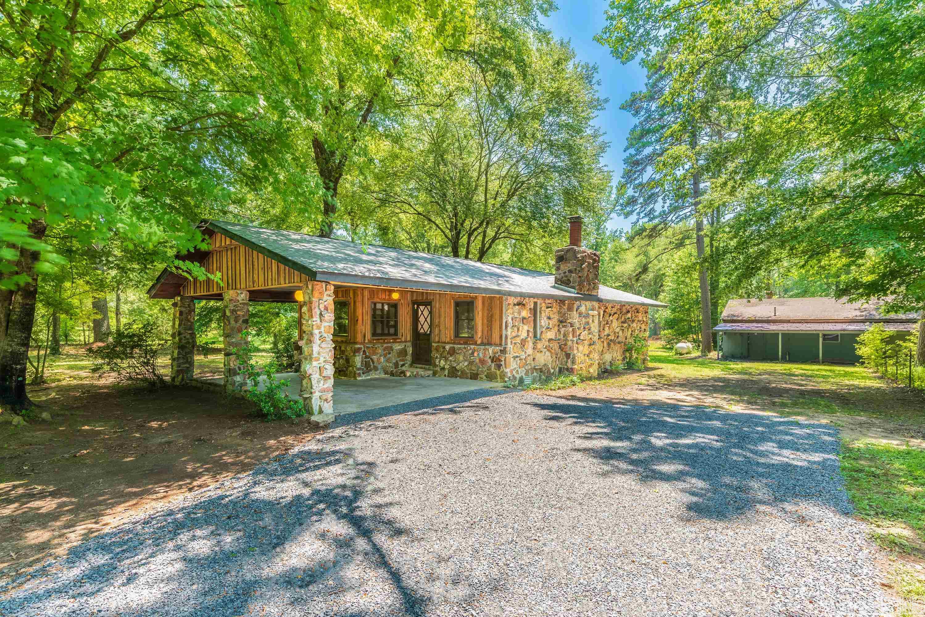 THARPS WHISPERING PINES - Residential