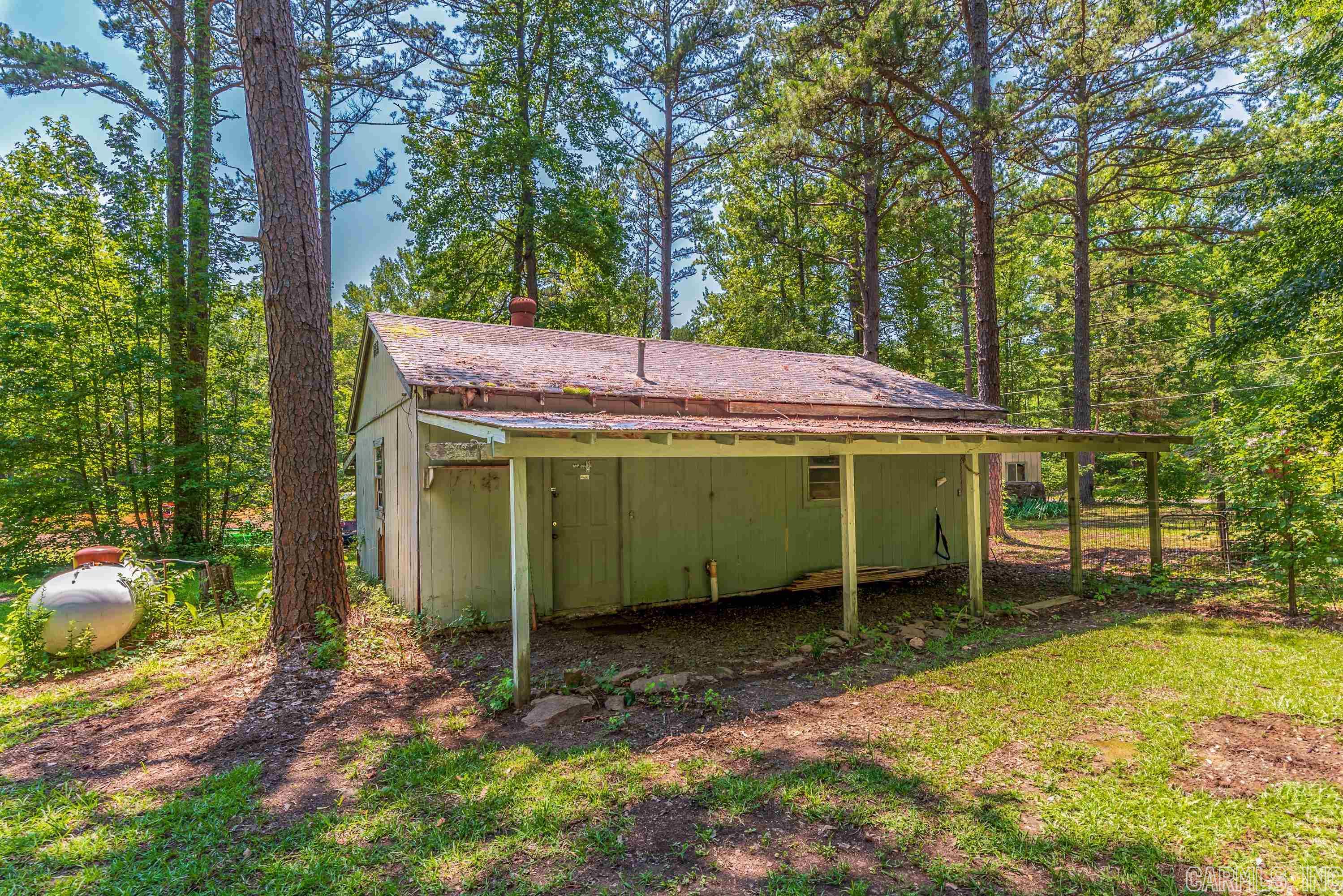 THARPS WHISPERING PINES - Residential