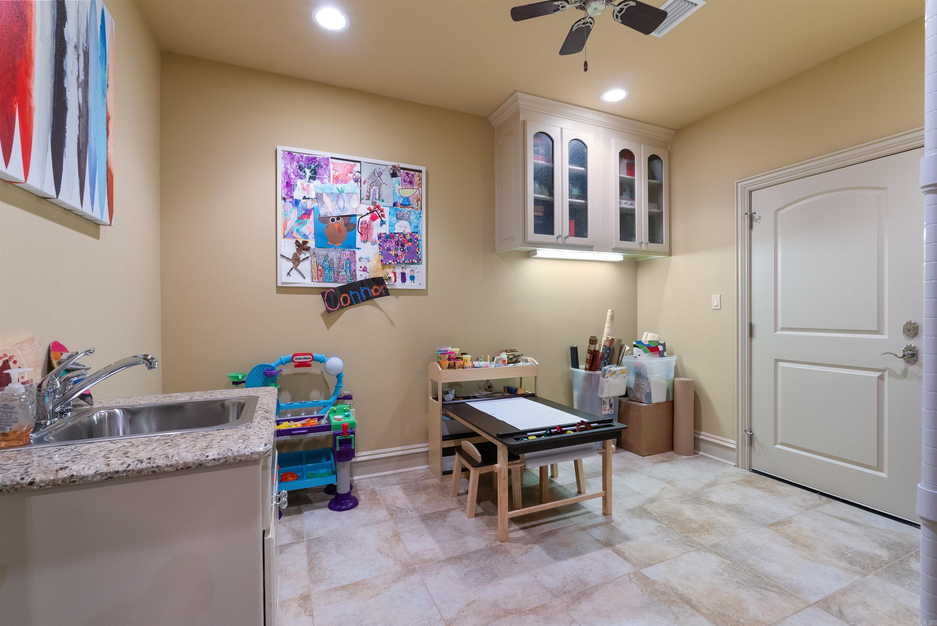 RIVER CREST ESTATES P.R.D. - Residential