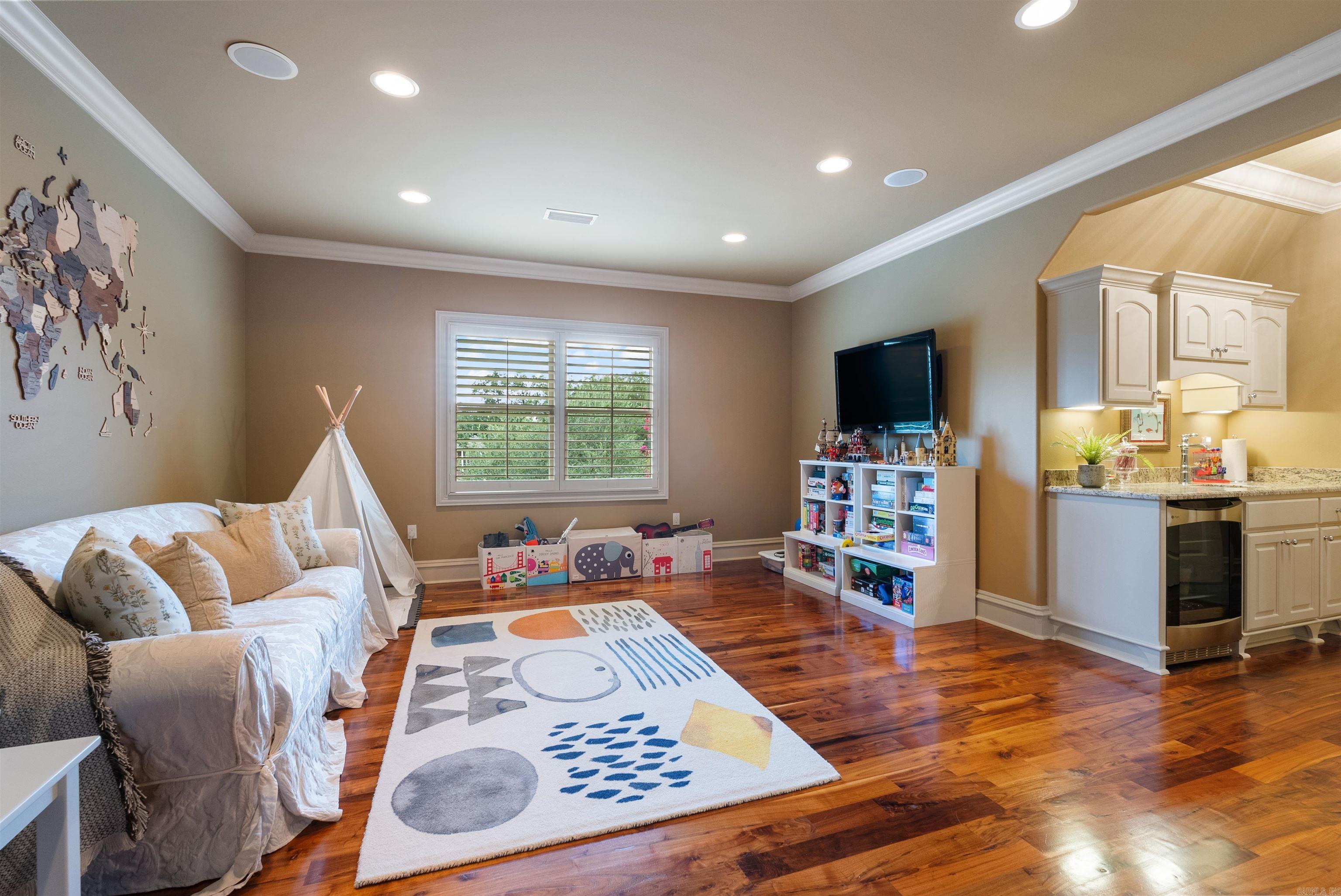 RIVER CREST ESTATES P.R.D. - Residential