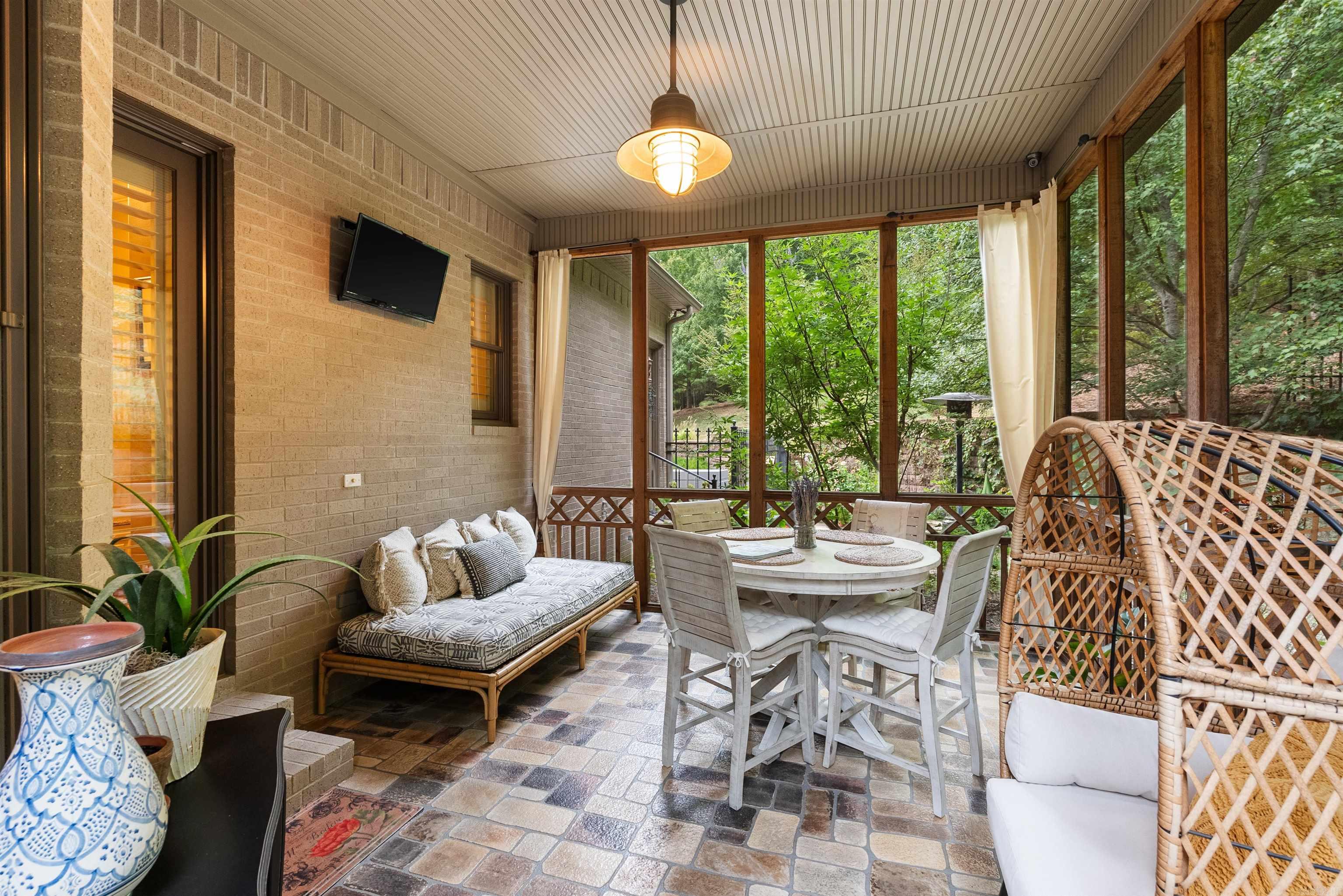 RIVER CREST ESTATES P.R.D. - Residential