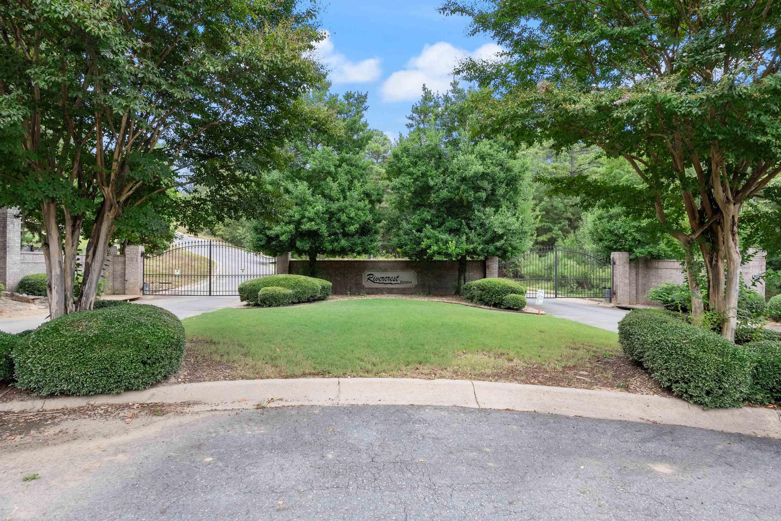 RIVER CREST ESTATES P.R.D. - Residential