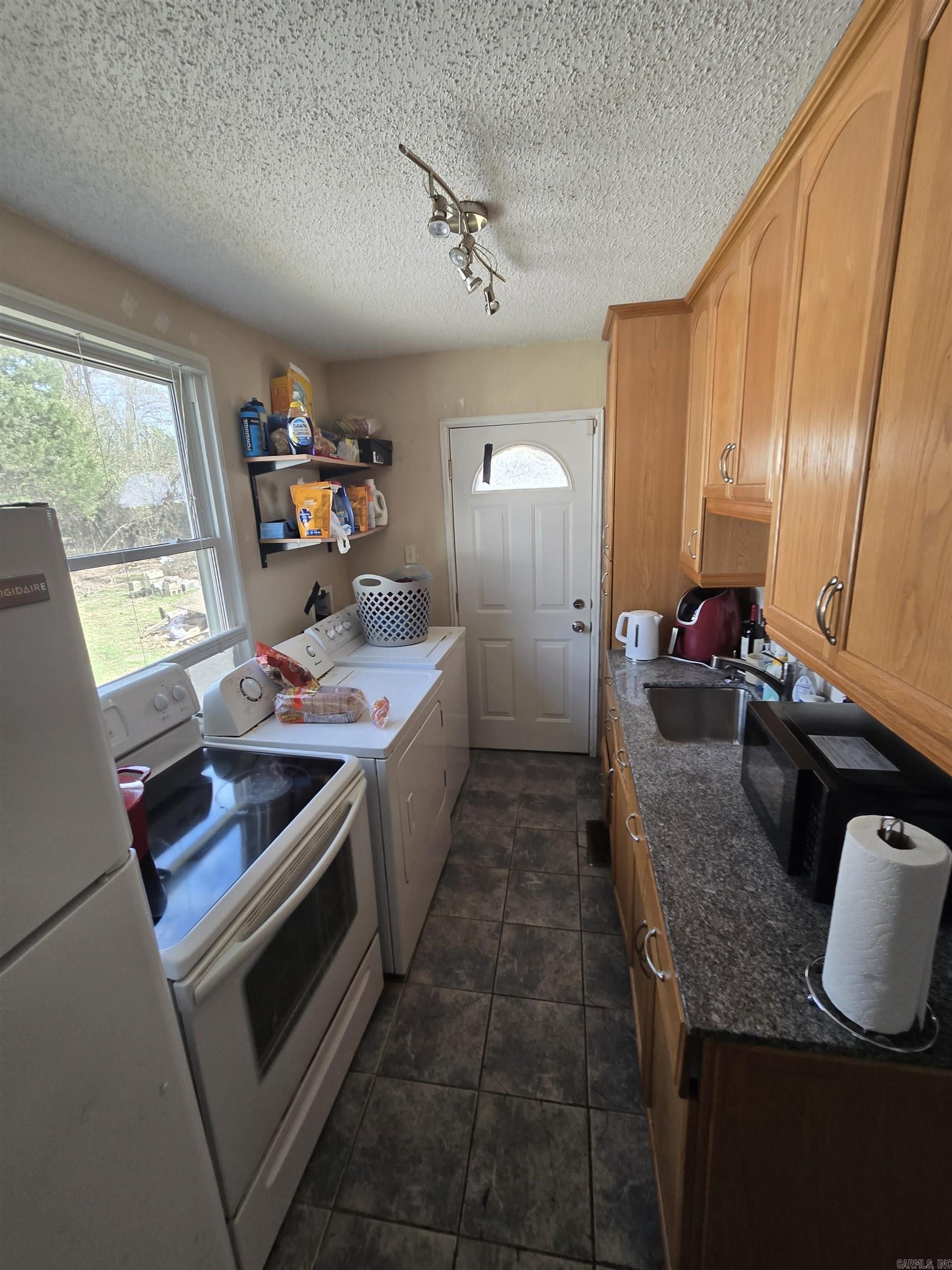 CHERRY & COX - Residential