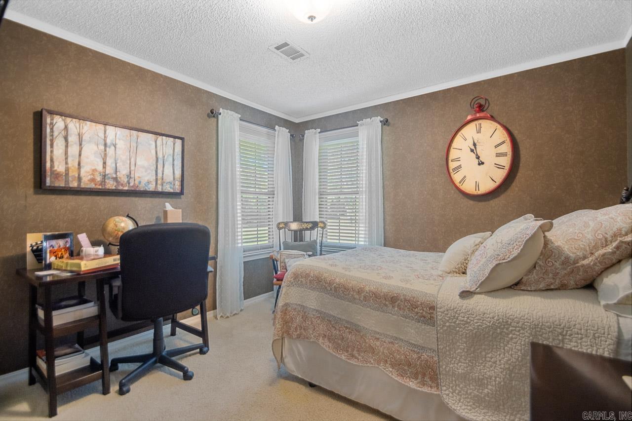 CREEKSIDE COUNTRY - Residential