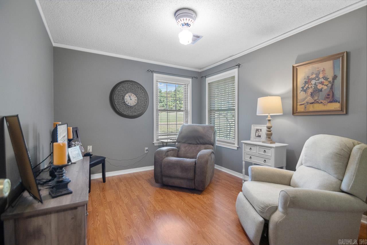 CREEKSIDE COUNTRY - Residential