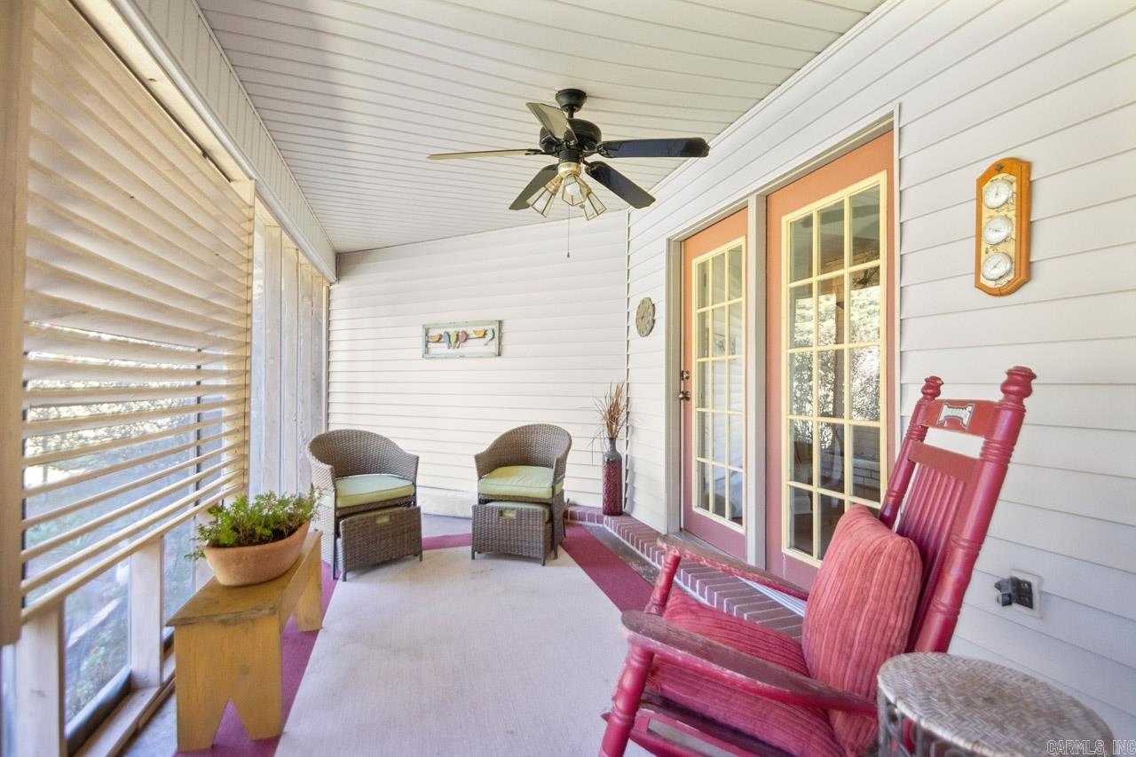 CREEKSIDE COUNTRY - Residential