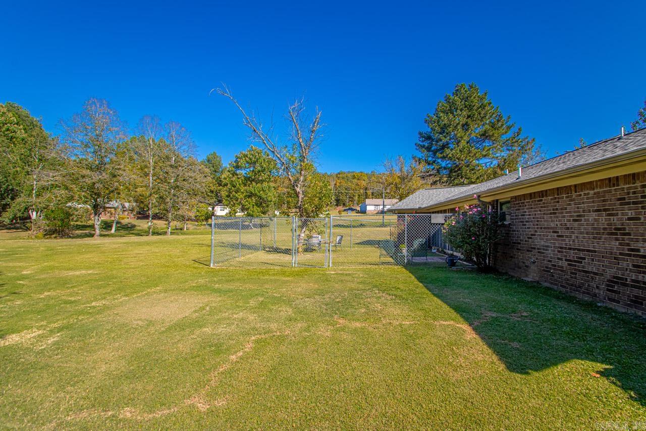 CREEKSIDE COUNTRY - Residential