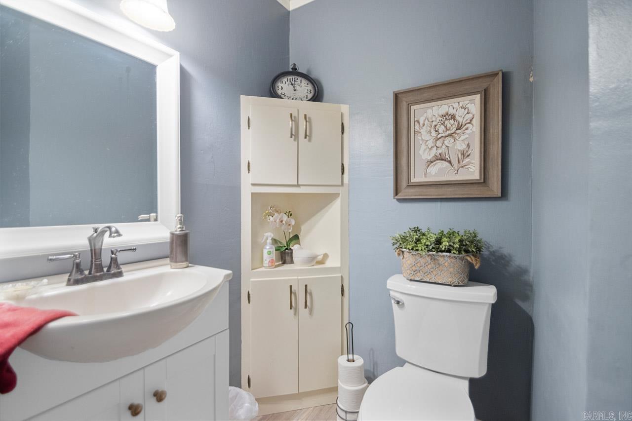 CREEKSIDE COUNTRY - Residential