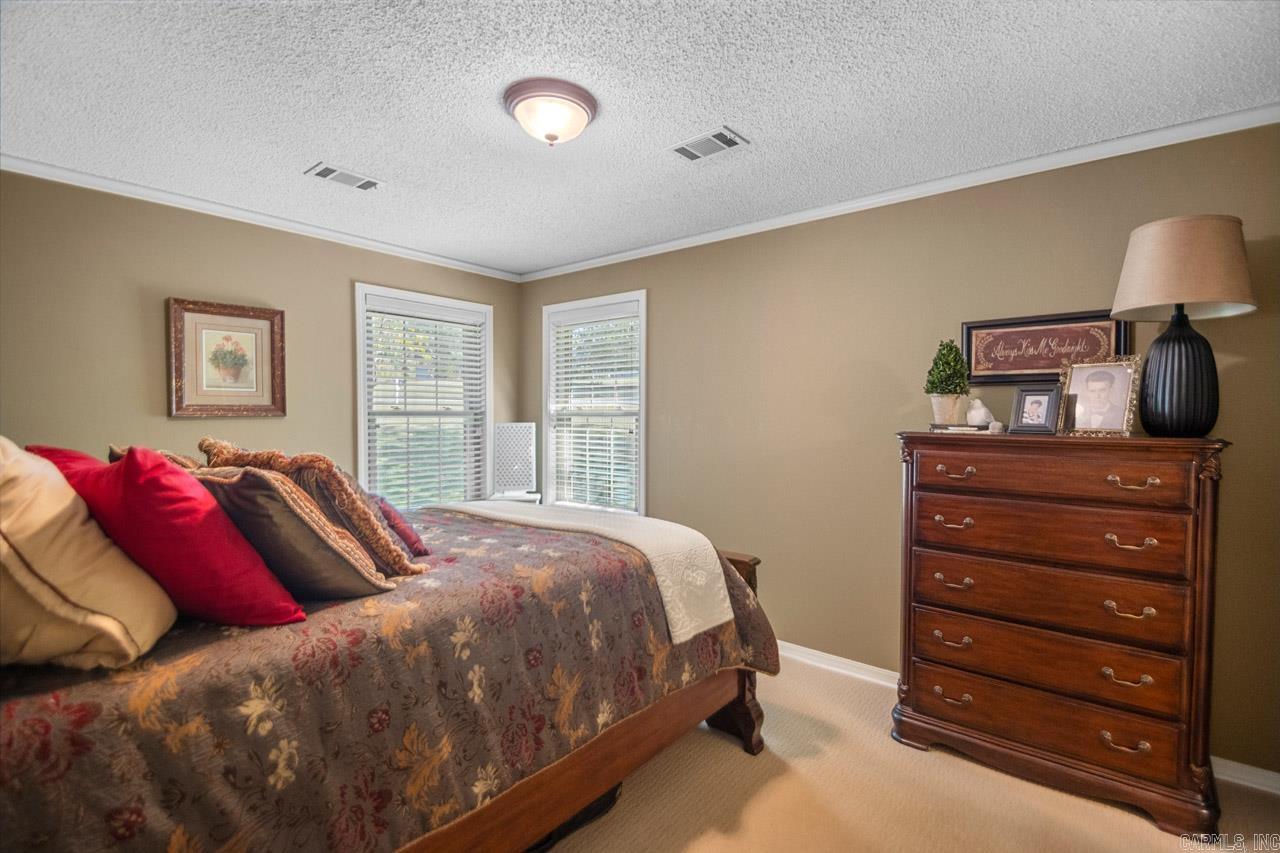 CREEKSIDE COUNTRY - Residential