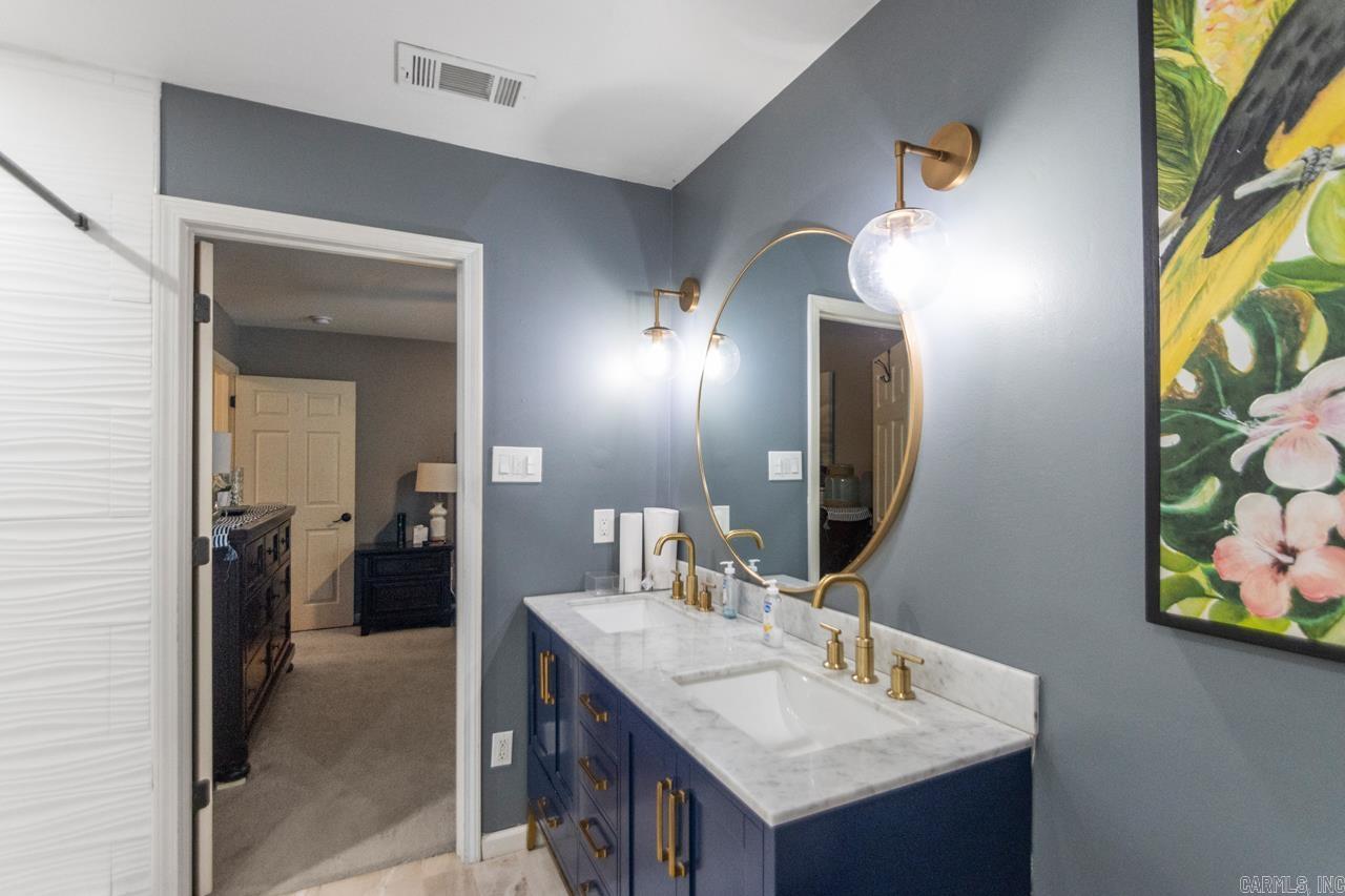 FALCON CREST - Residential