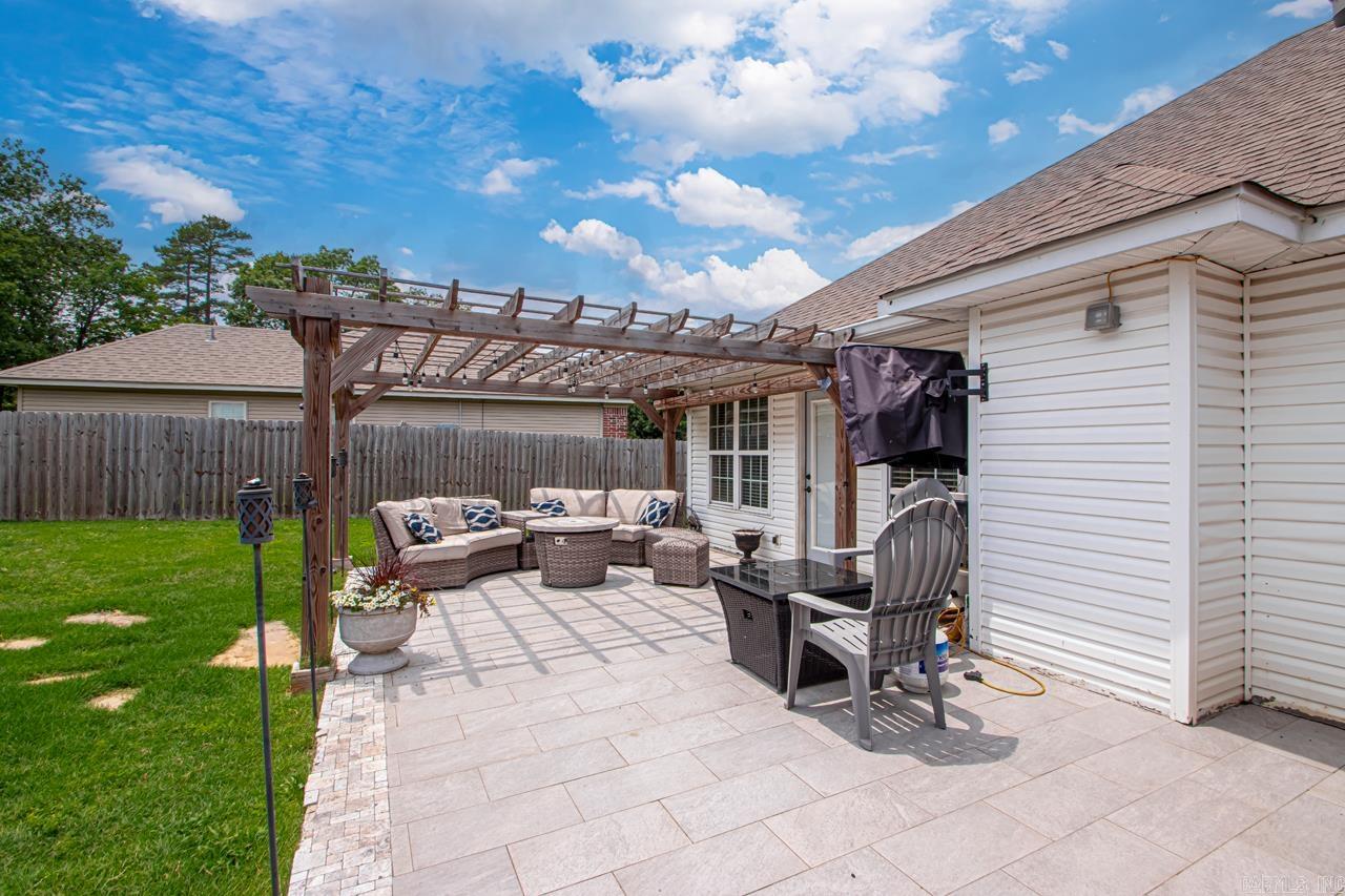 FALCON CREST - Residential