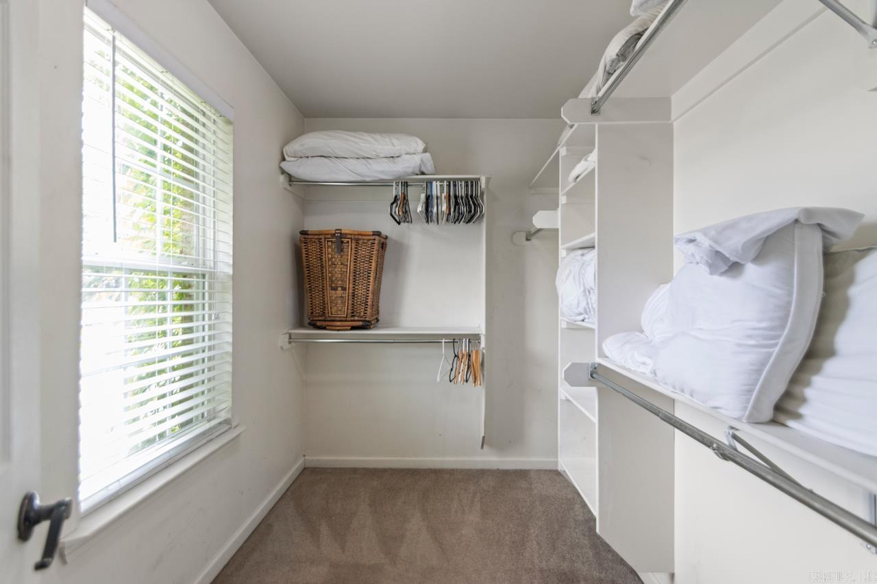 FALCON CREST - Residential