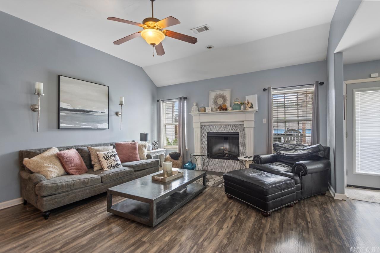 FALCON CREST - Residential