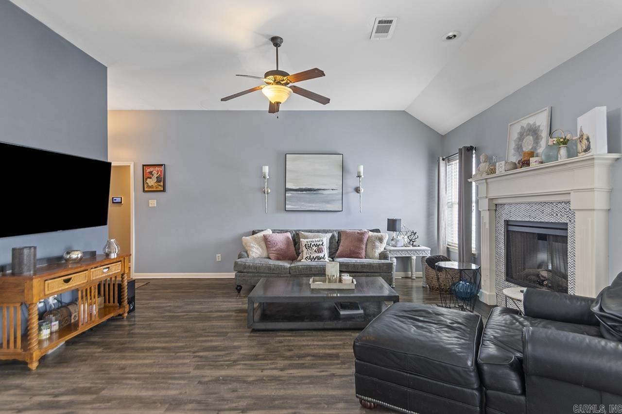 FALCON CREST - Residential