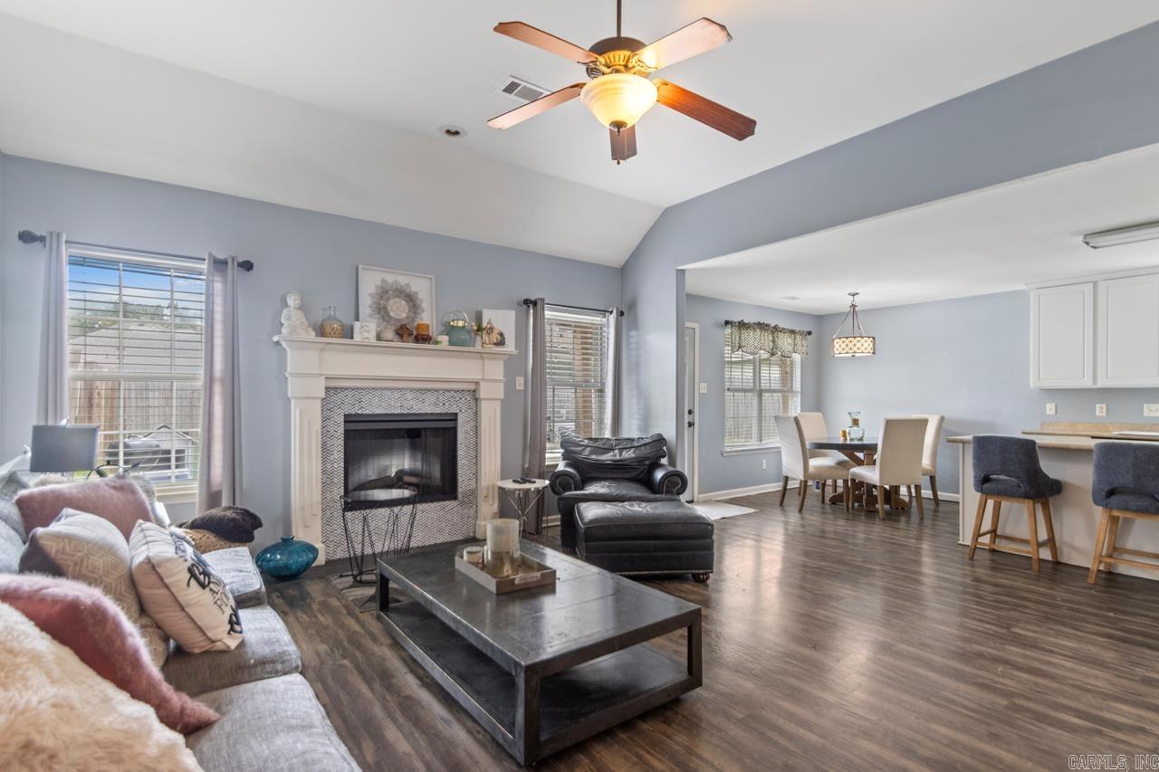 FALCON CREST - Residential