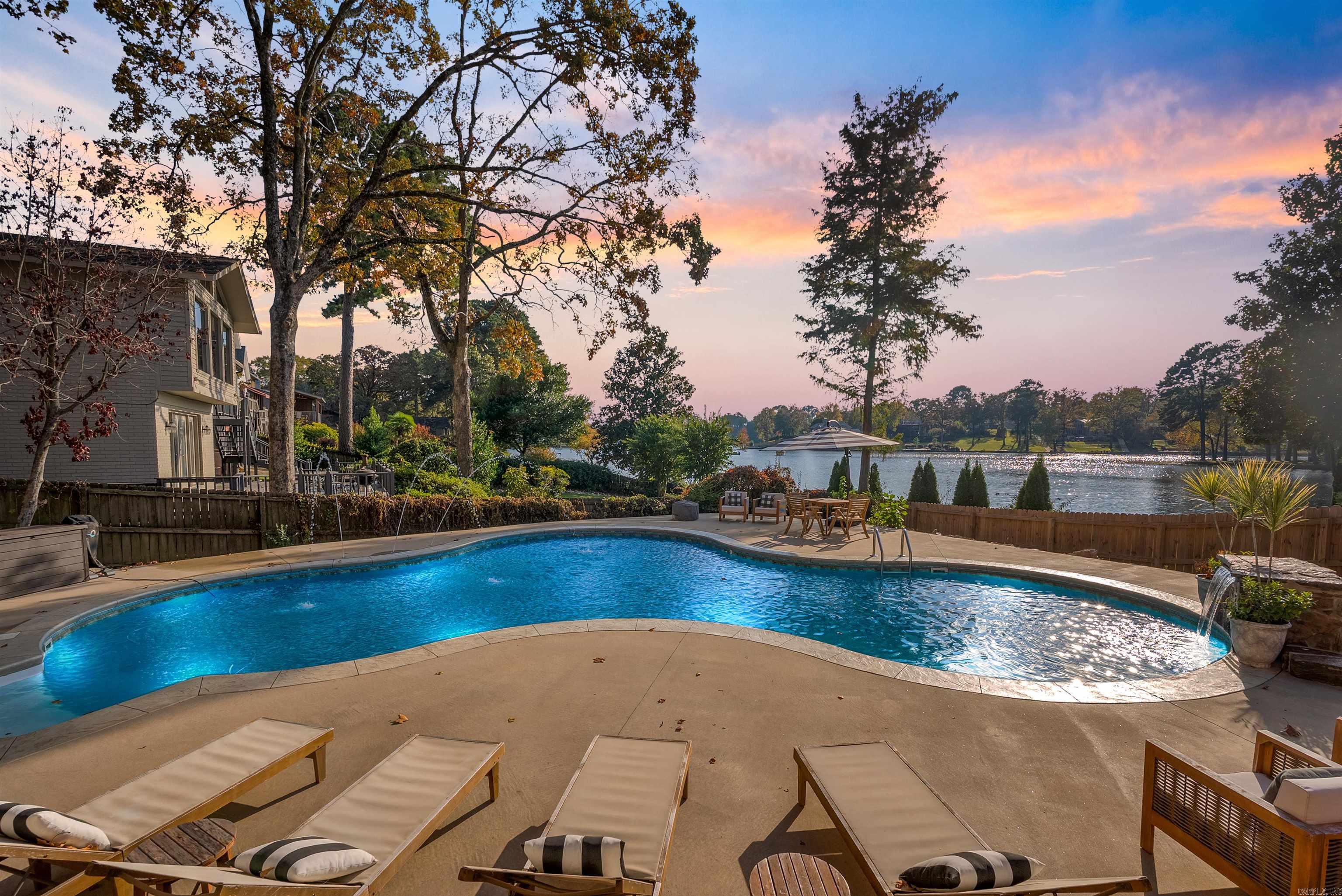 LAKEWOOD NE - Residential