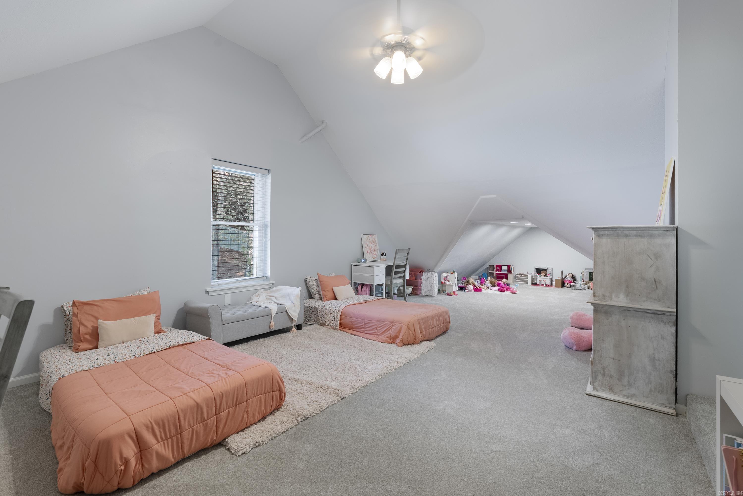 LAKEWOOD NE - Residential