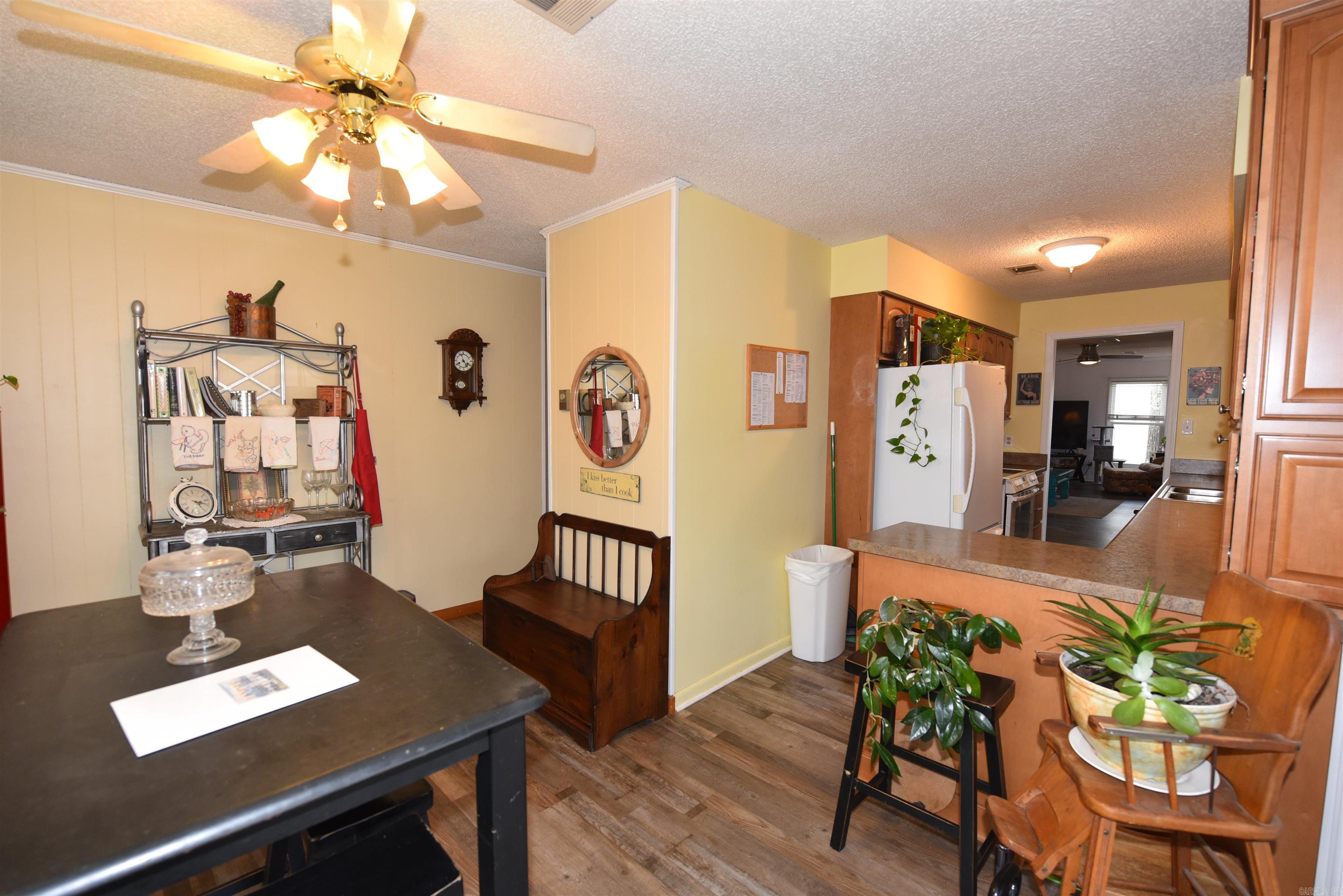 CHELSEA GLADE - Residential