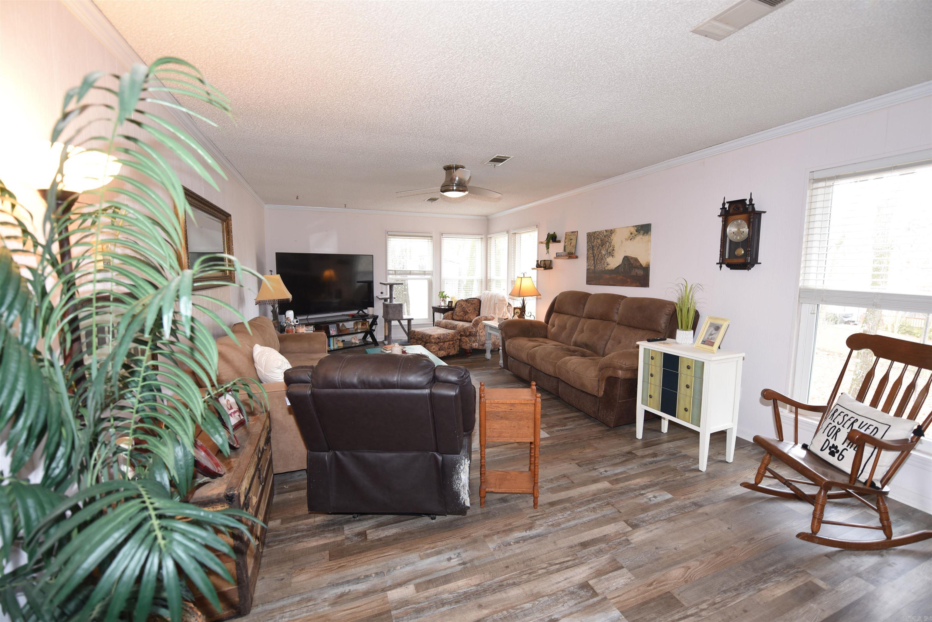 CHELSEA GLADE - Residential