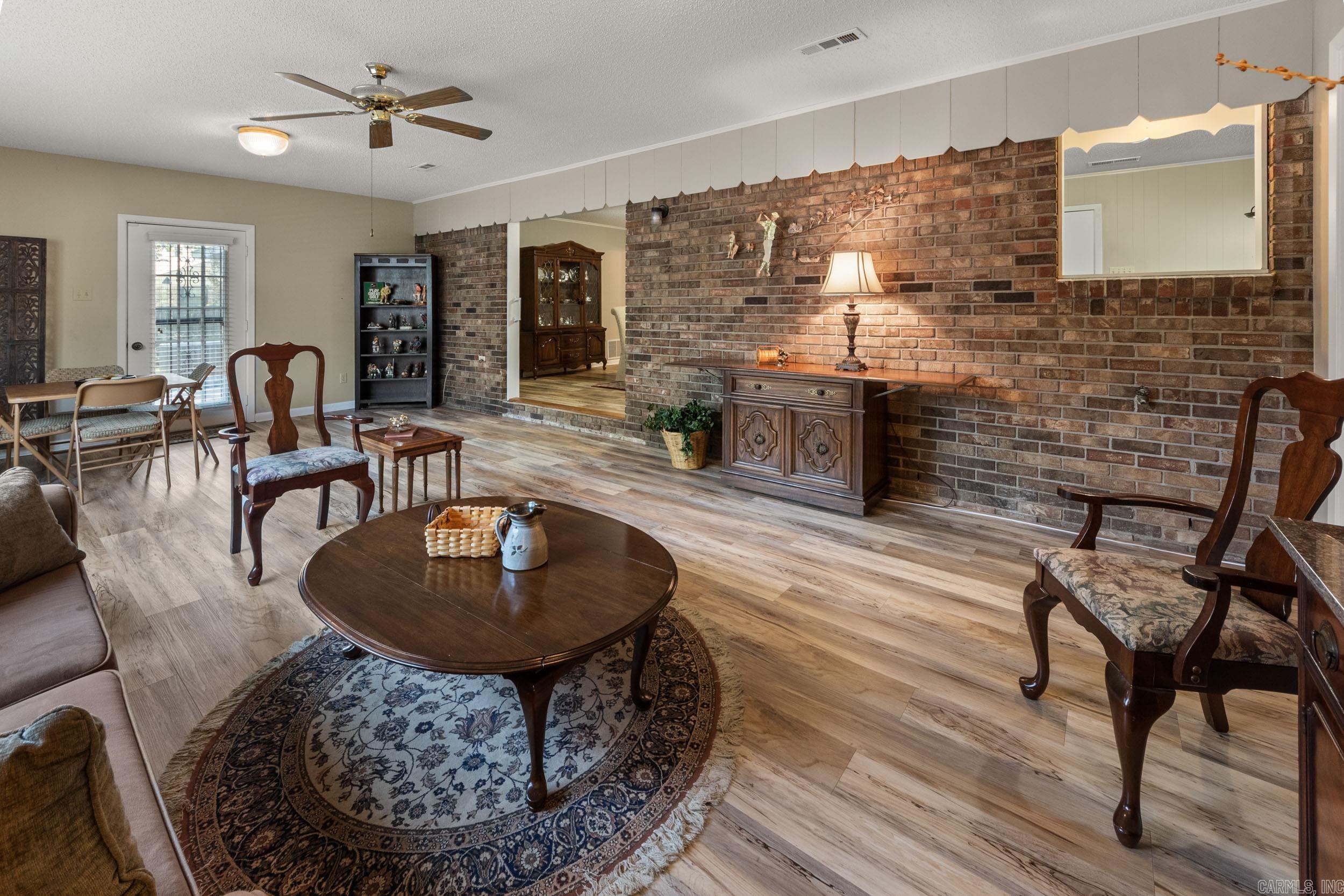 LINDENWOOD - Residential